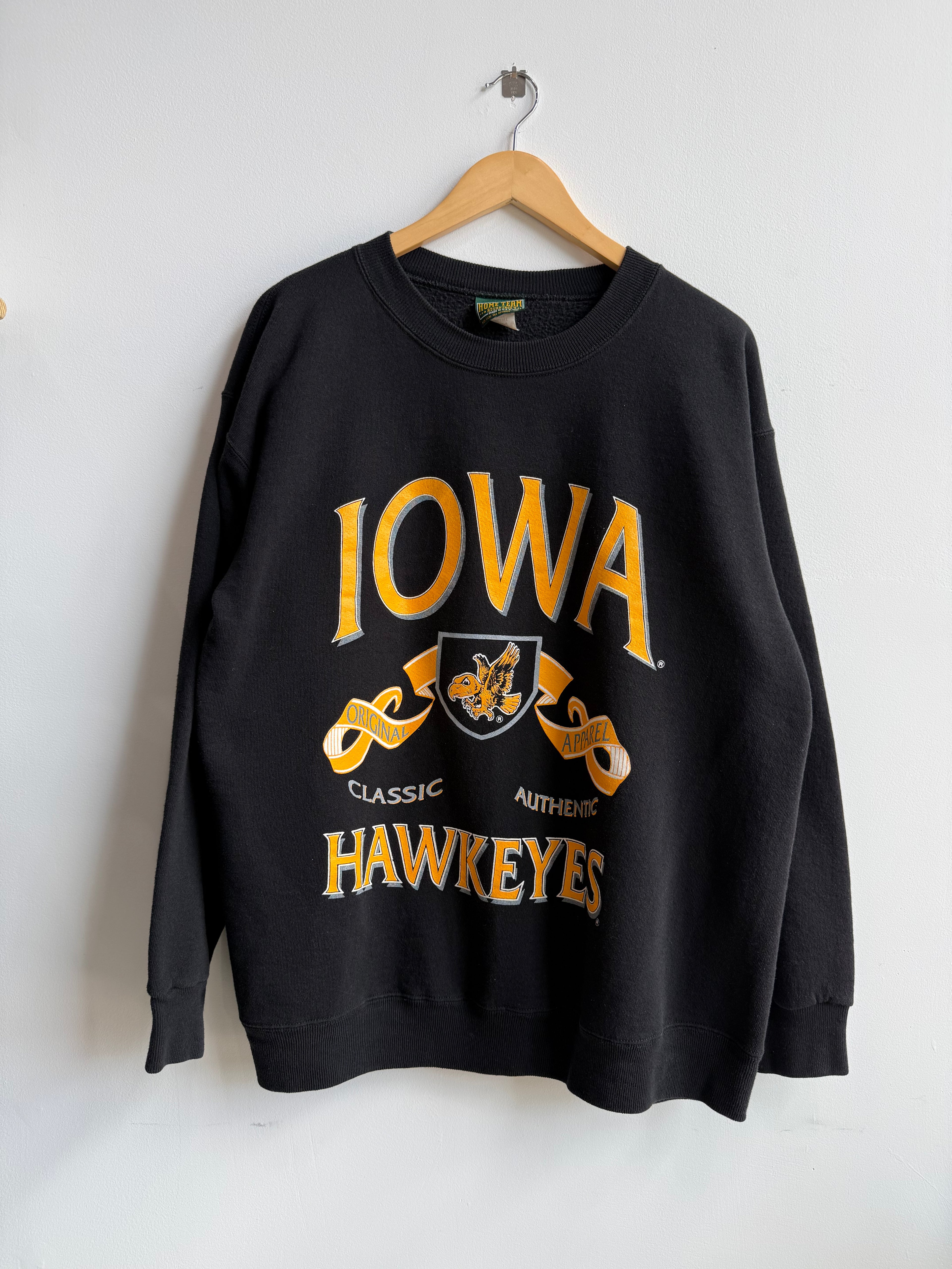 (L) Iowa Hawkeyes Crew