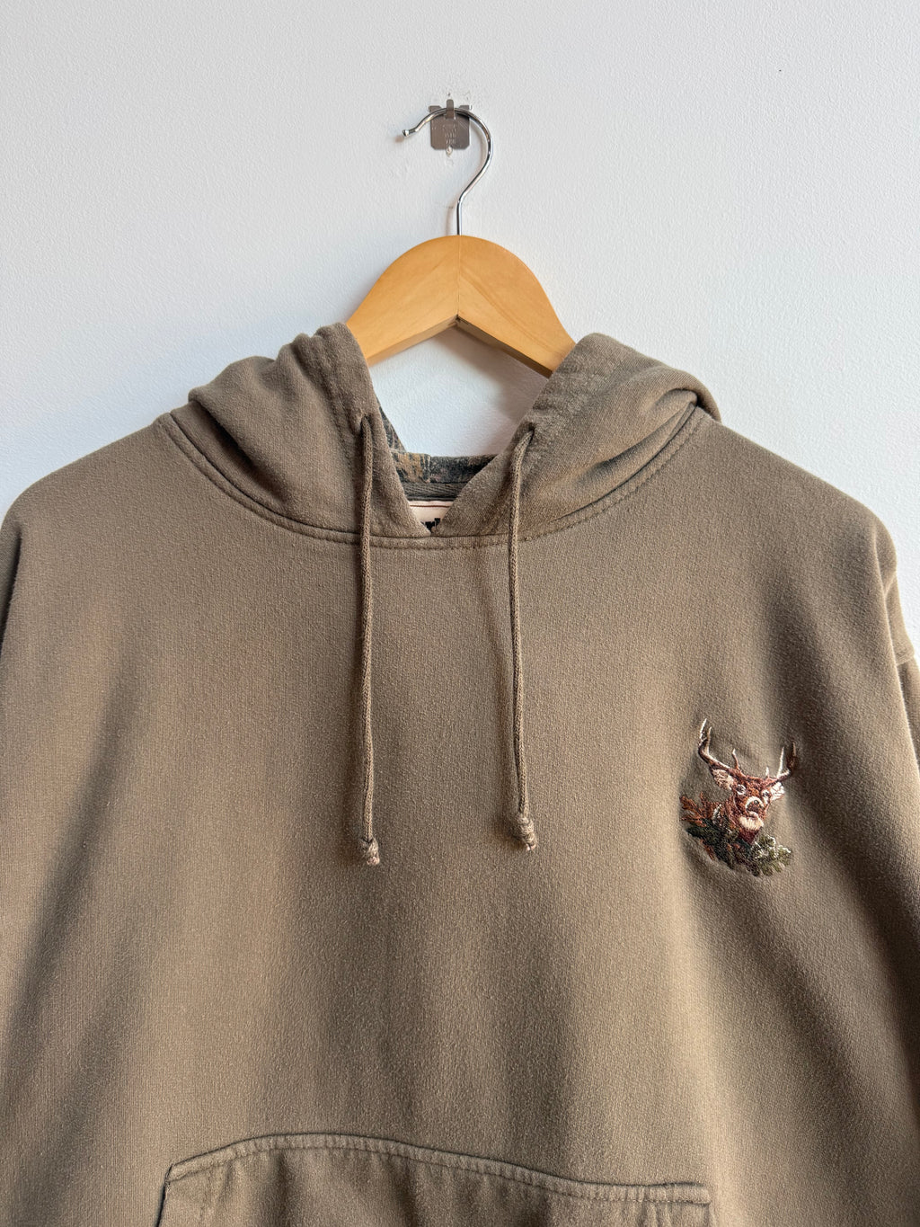 (L) Embroidered Deer Hoodie