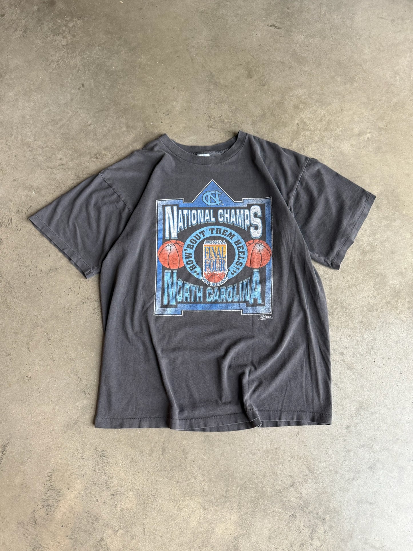 (XL) North Carolina Tar Heels Basketball Tee