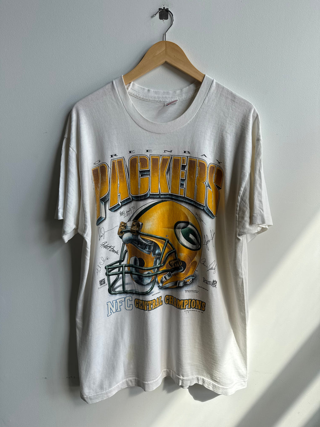 (XL) Green Bay Packers Helmet Tee