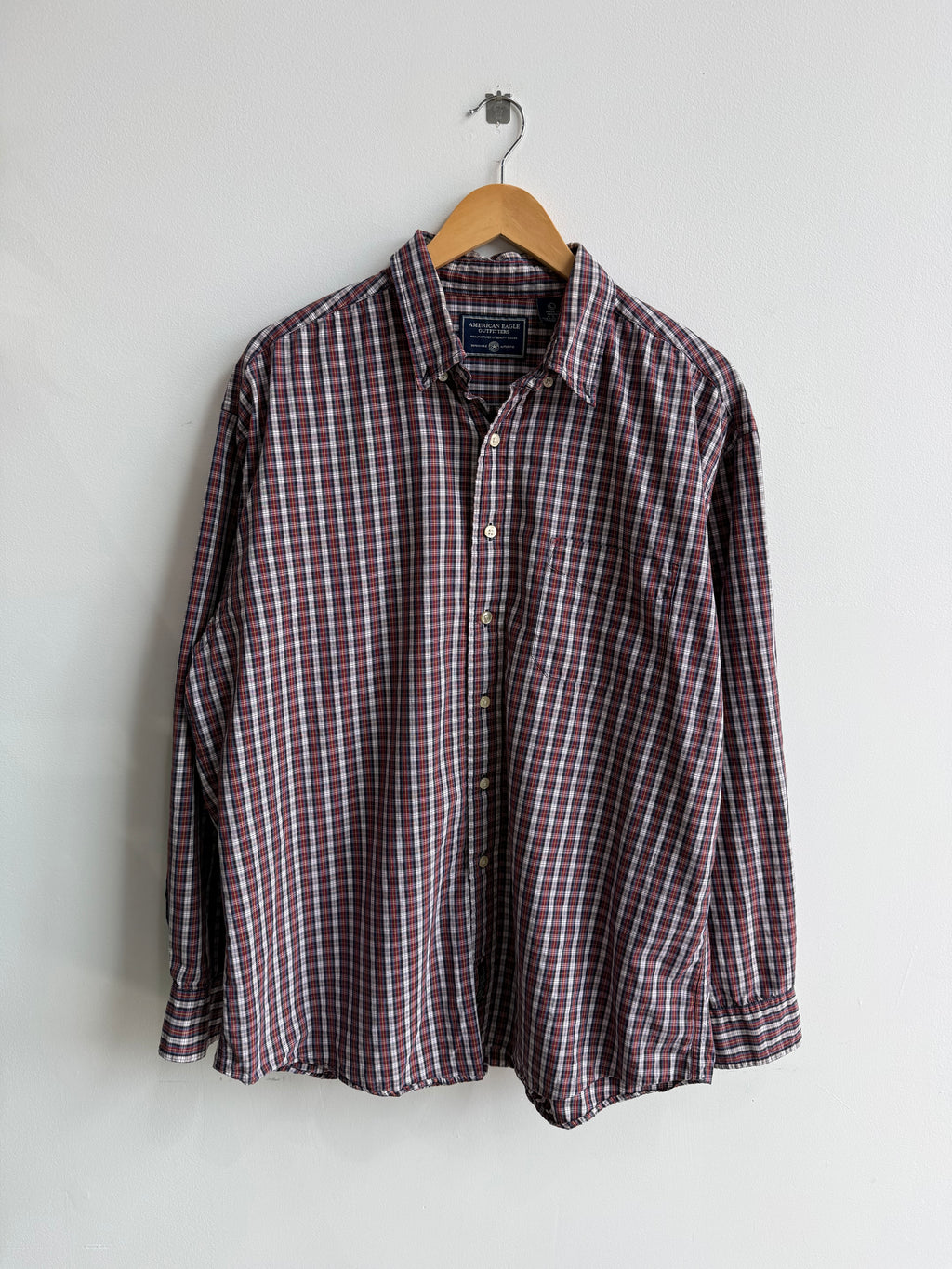 (L) American Eagle Button Up Shirt