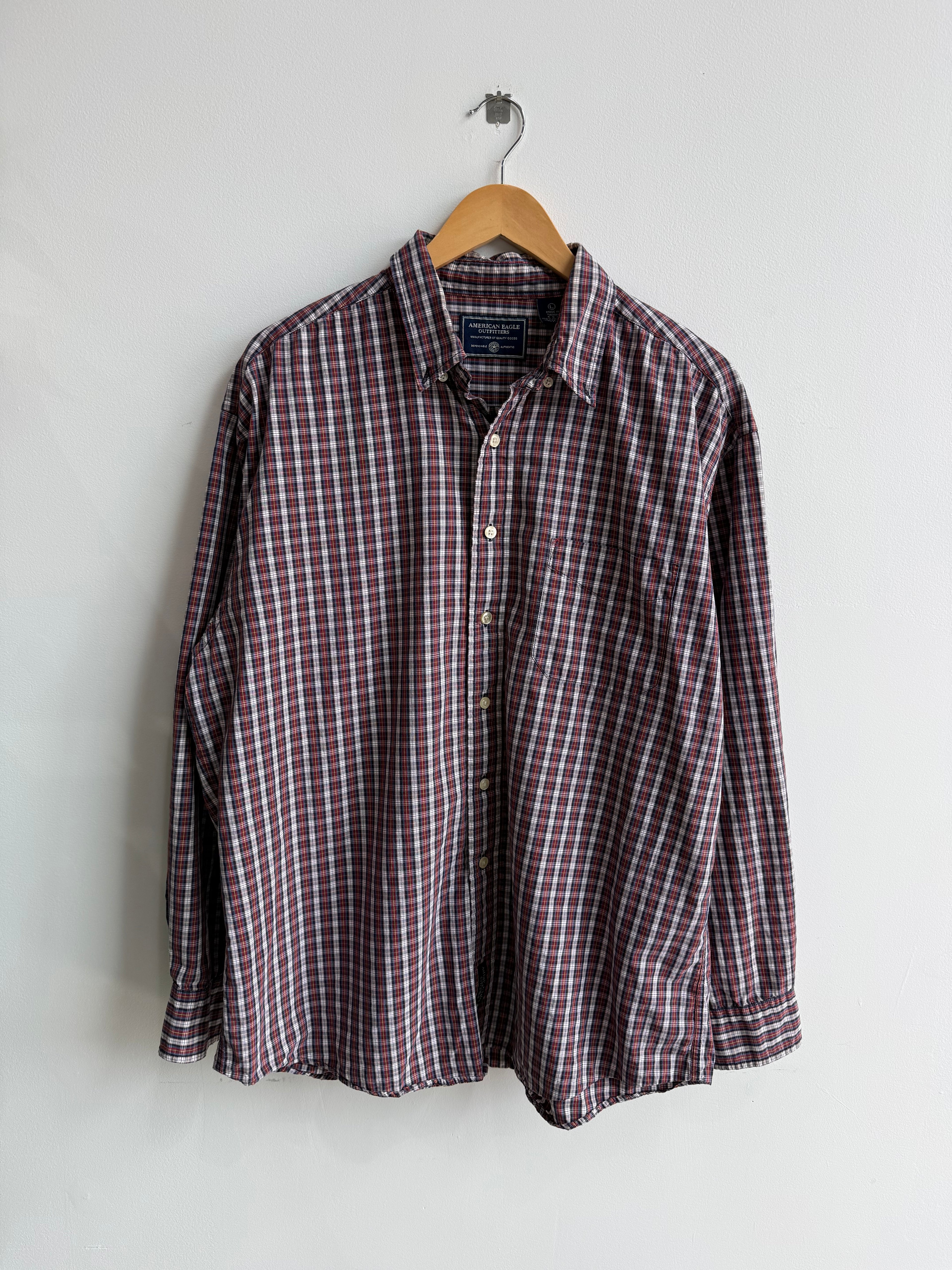 (L) American Eagle Button Up Shirt