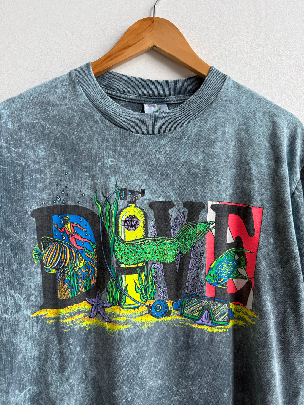 (L) Fantasy Dive Tee
