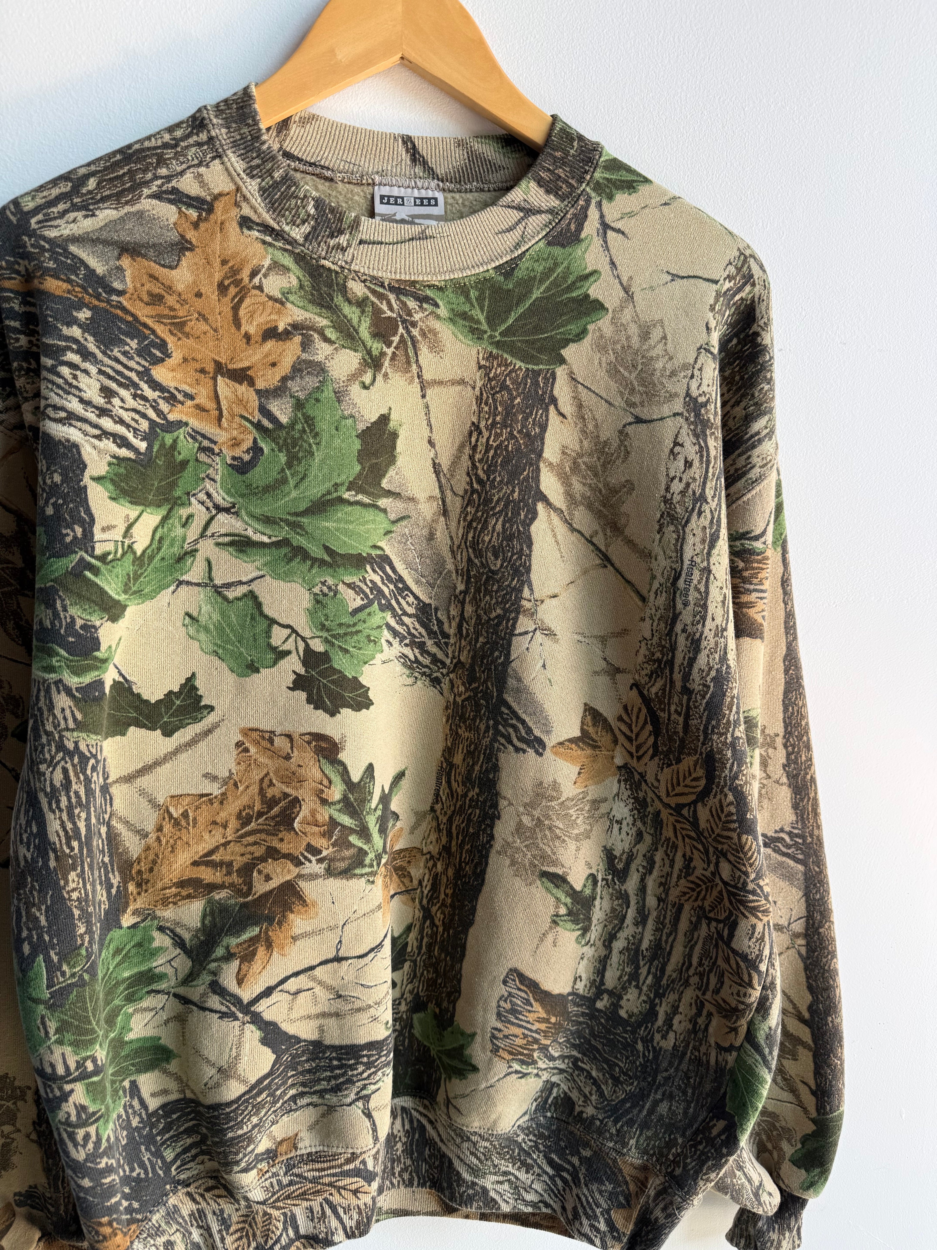 (L) Camo Crew