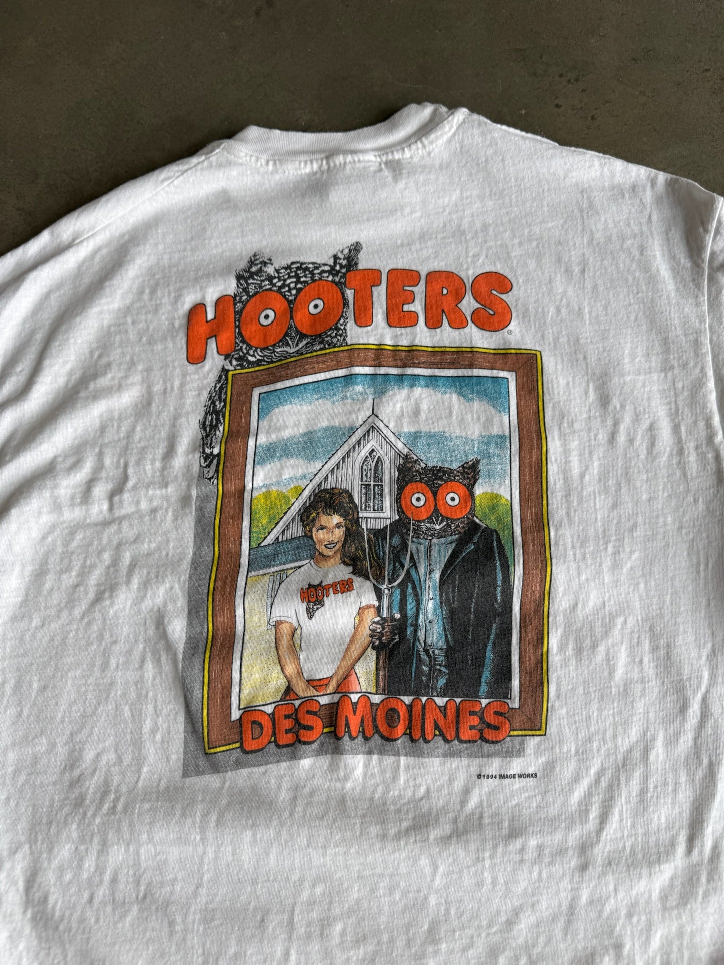 (XL) Hooters Des Moines Tee