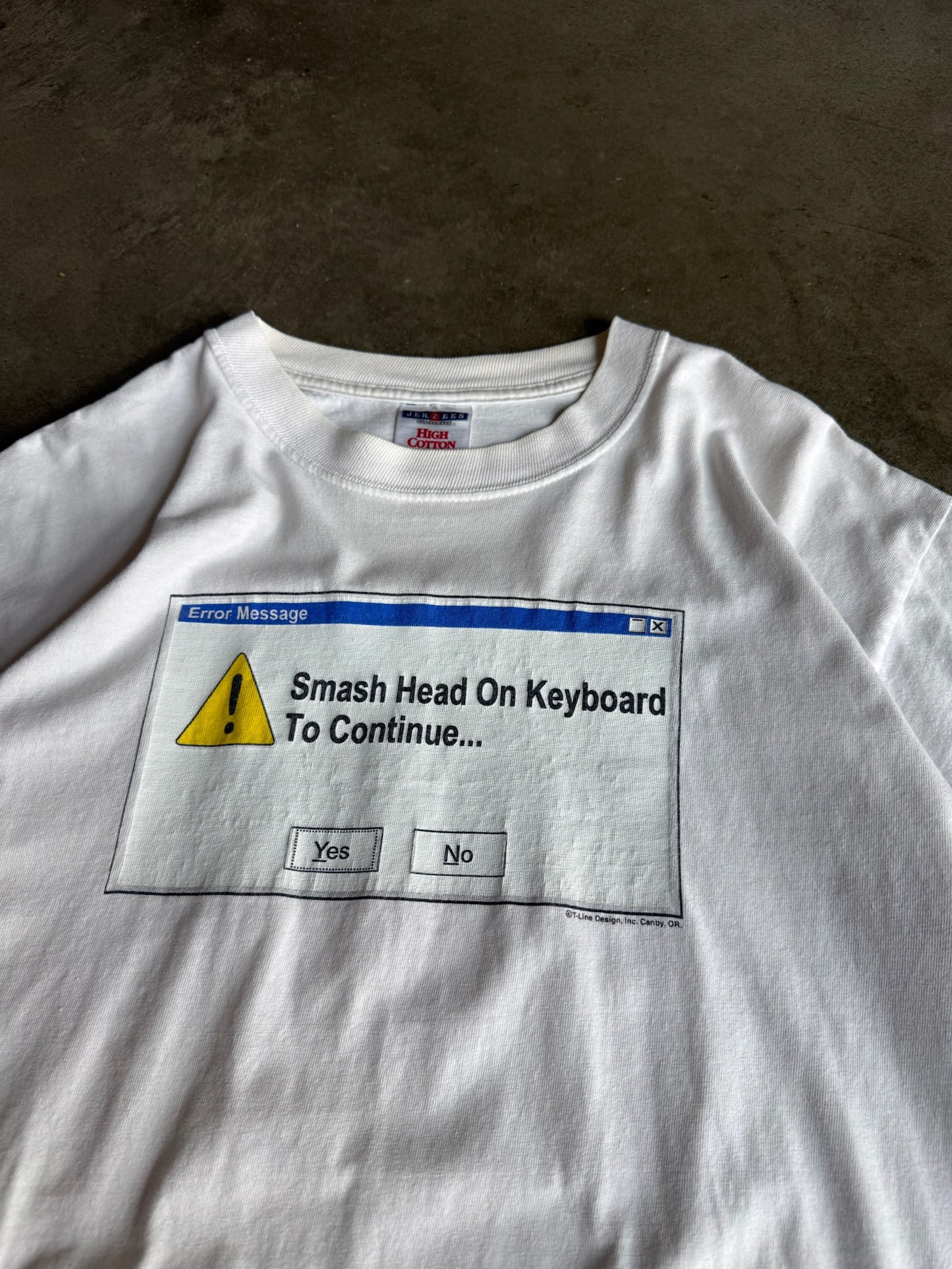 (L) Smash Head Keyboard Tee
