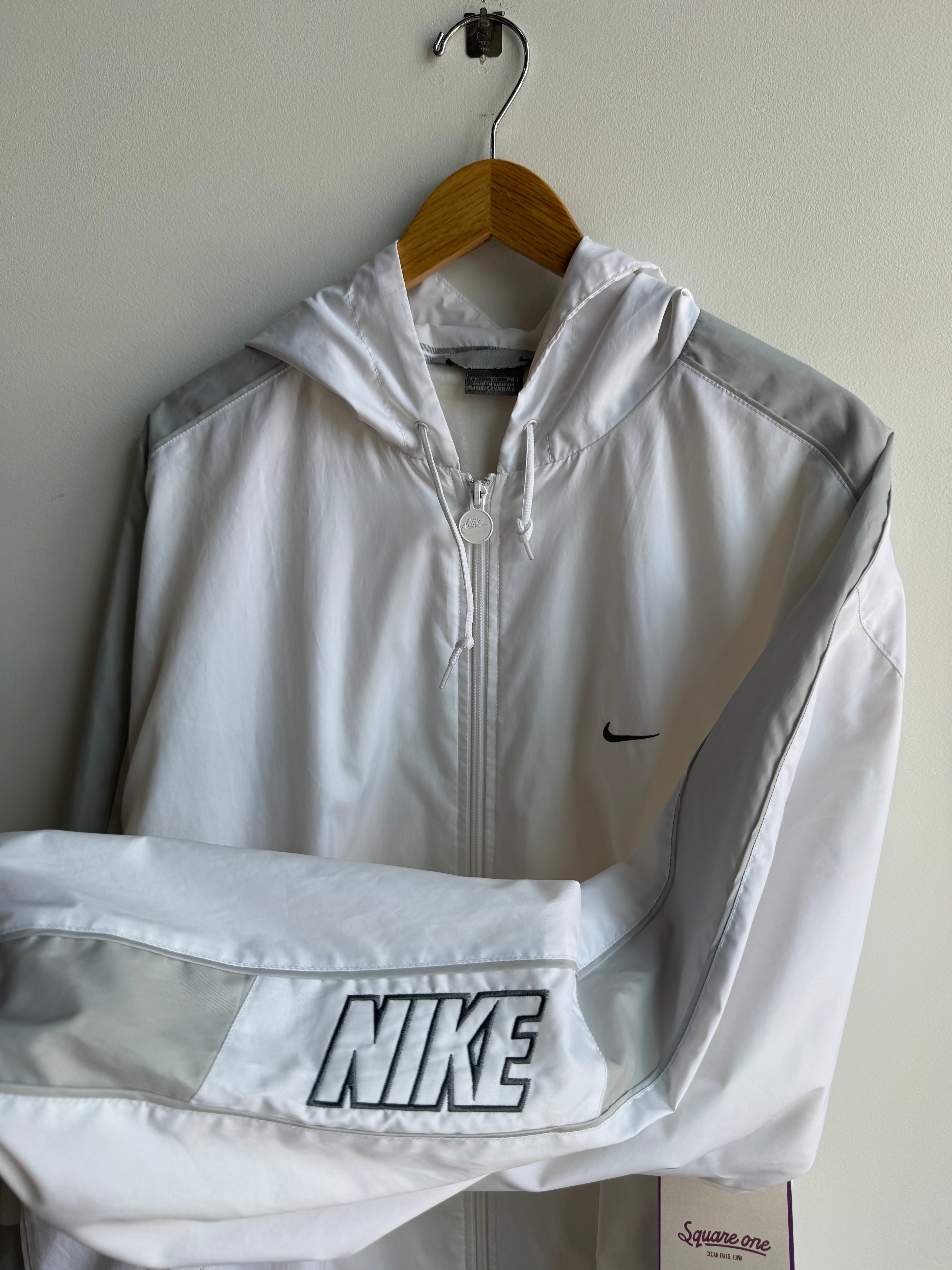 (XL) White Nike Windbreaker Jacket
