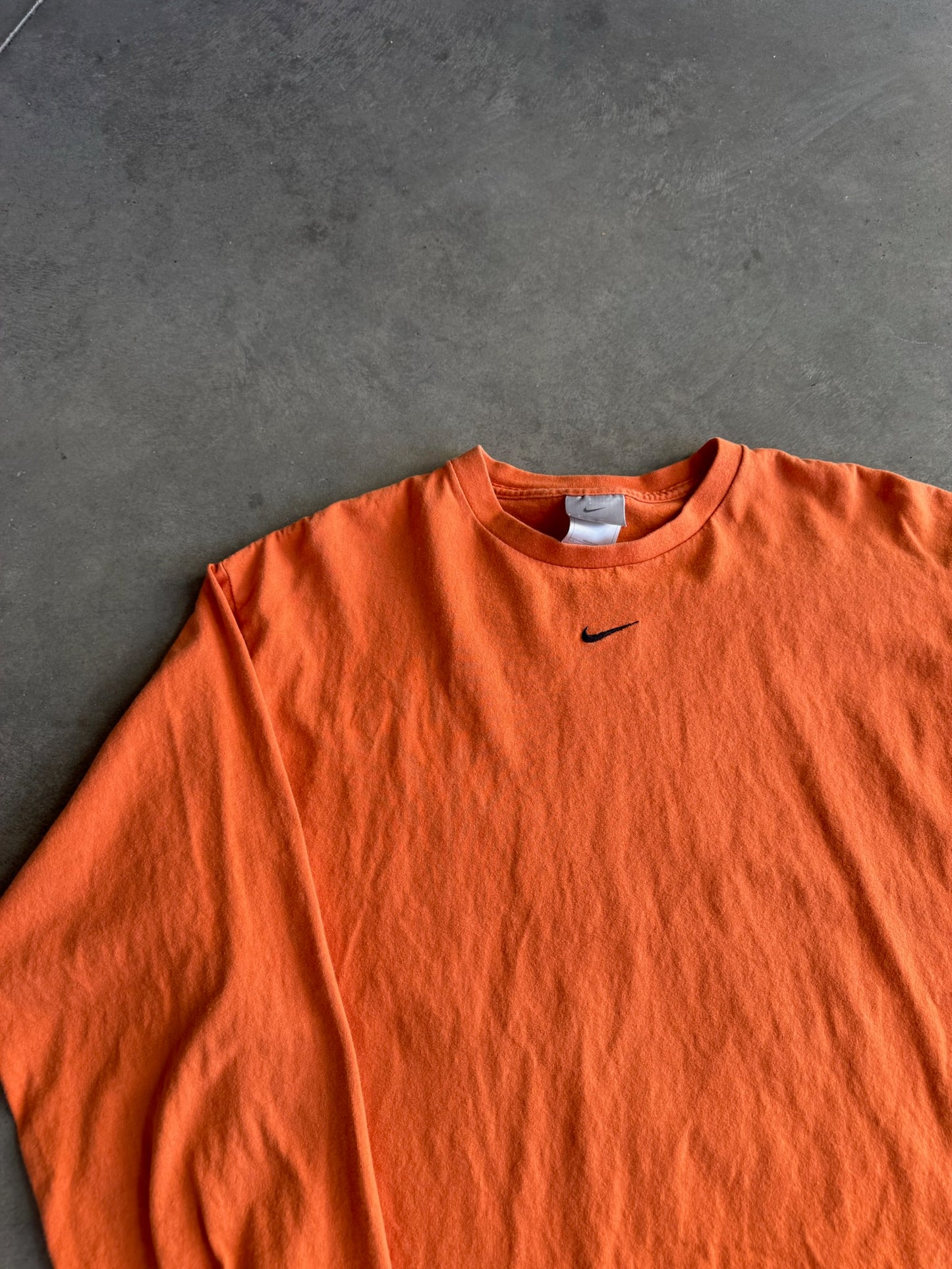 (L) Nike Long Sleeve Tee