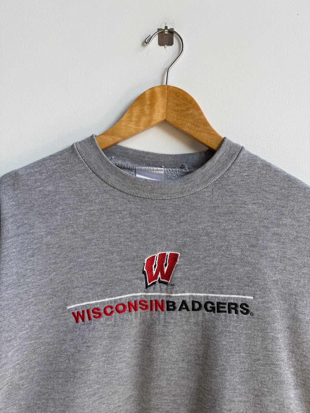 (L) Wisconsin Badgers Crew