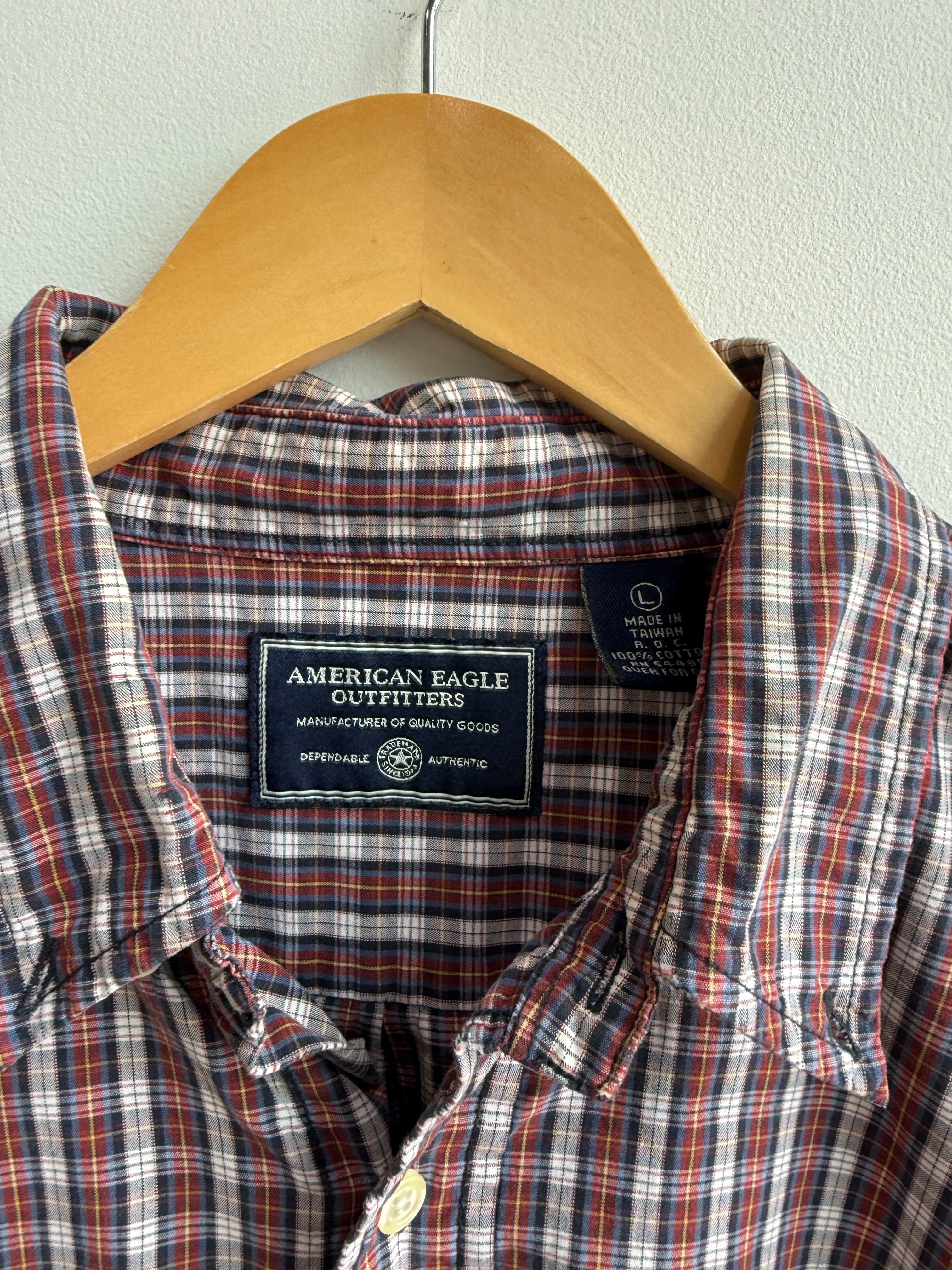 (L) American Eagle Button Up Shirt