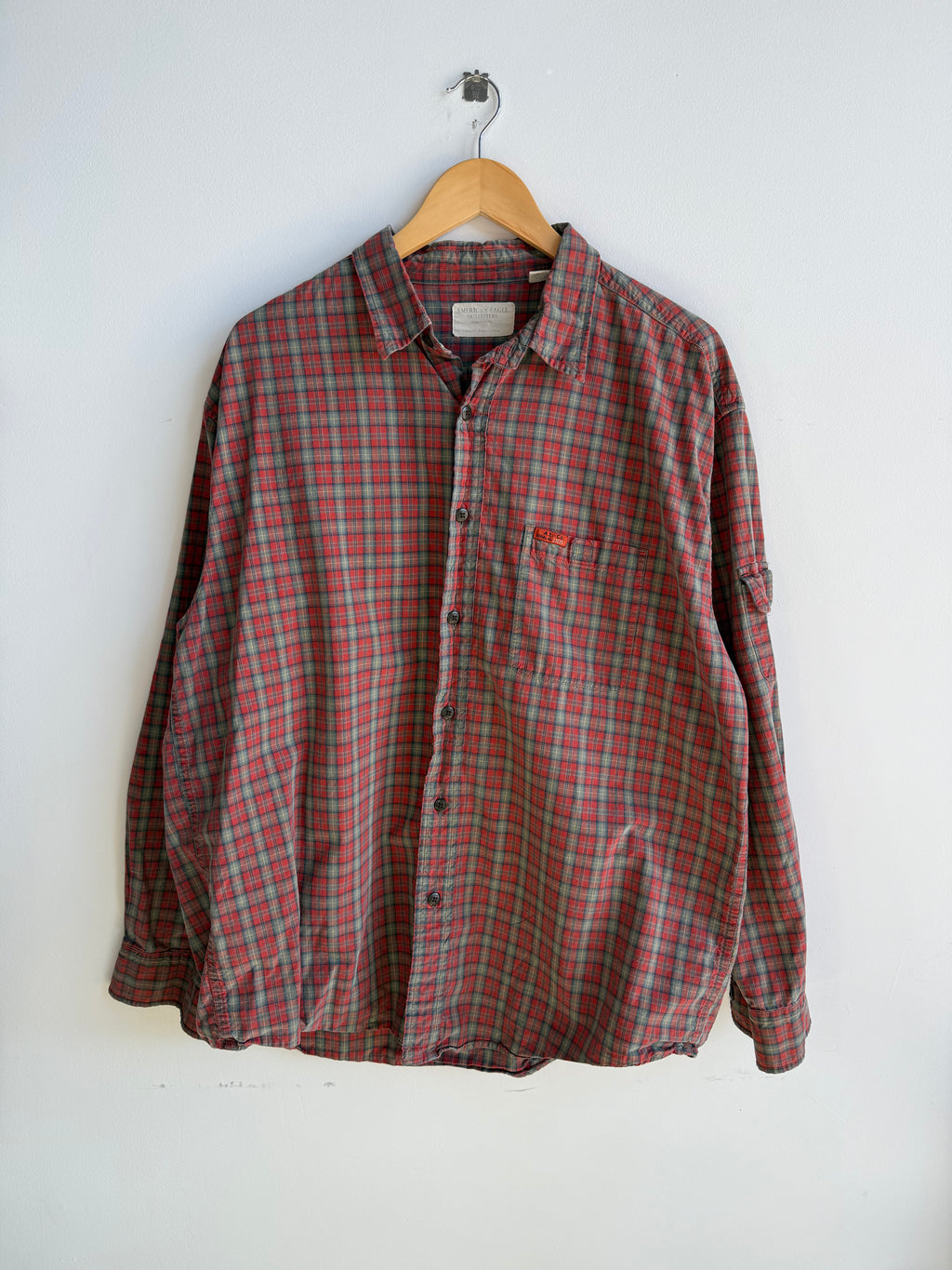 (L) American Eagle Button Up