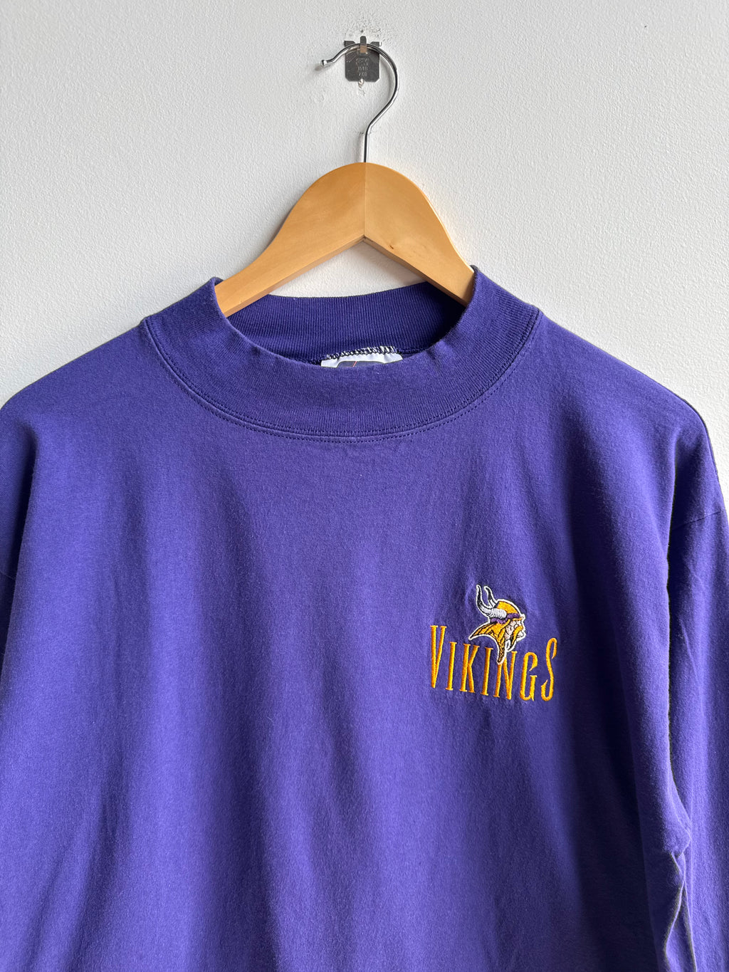 (L) Minnesota Vikings Mock Neck Tee
