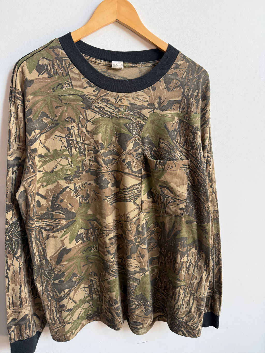 (XL) Camo Long Sleeve Tee