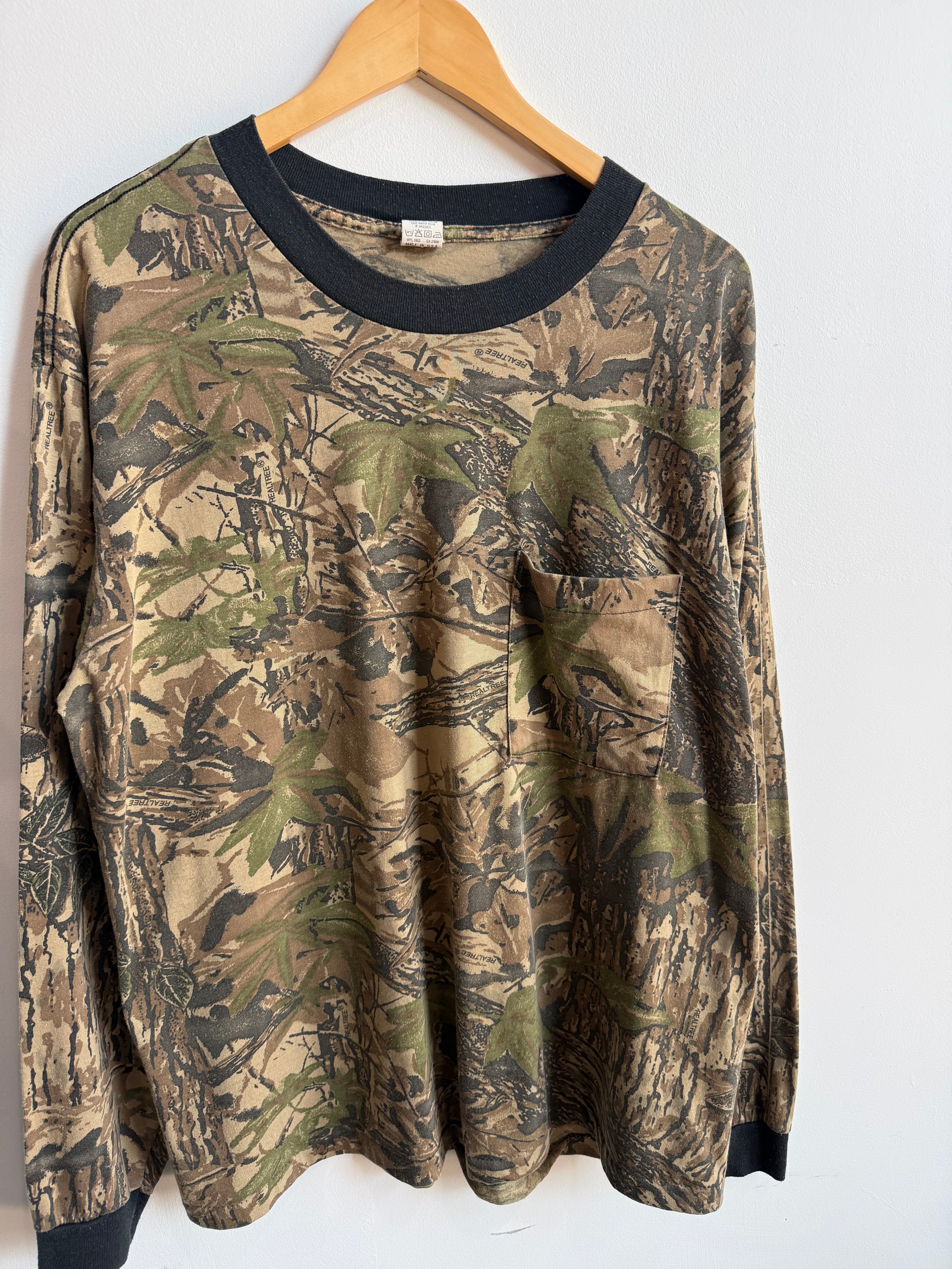(XL) Camo Long Sleeve Tee