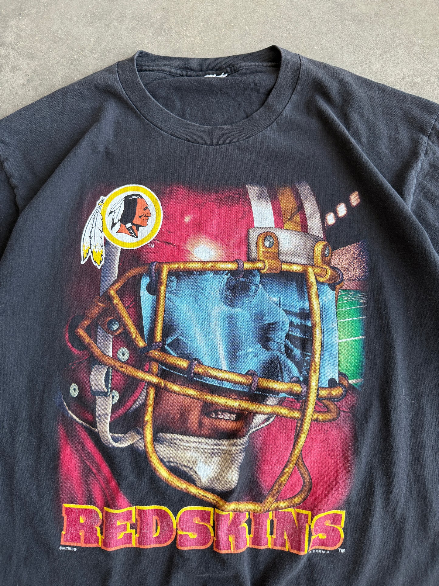 (XL) Washington Football Big Helmet Tee
