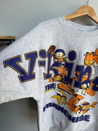 (XL) Minnesota Vikings Garfield Spell Out Crew