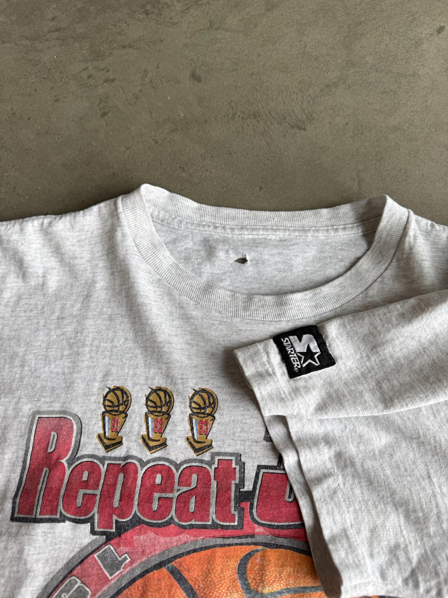 (L) Chicago Bulls 3-Peat Tee