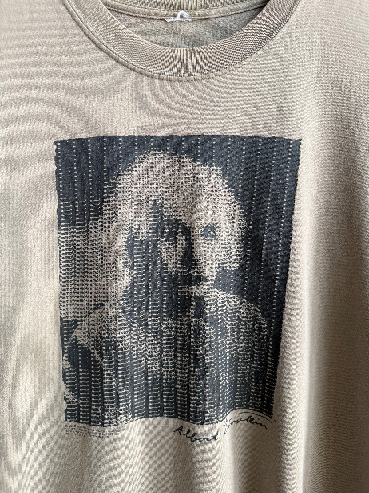 (L) Albert Einstein Tee