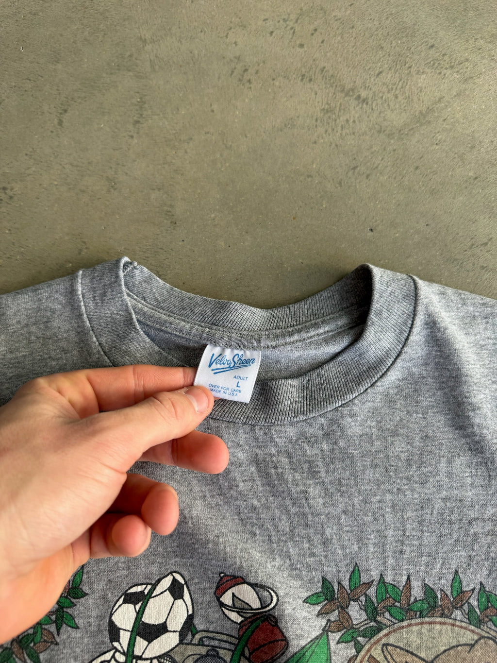 (L) Looney Tunes Keyauwee Tee