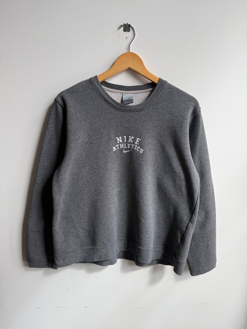 (S) Nike Athletics Crew
