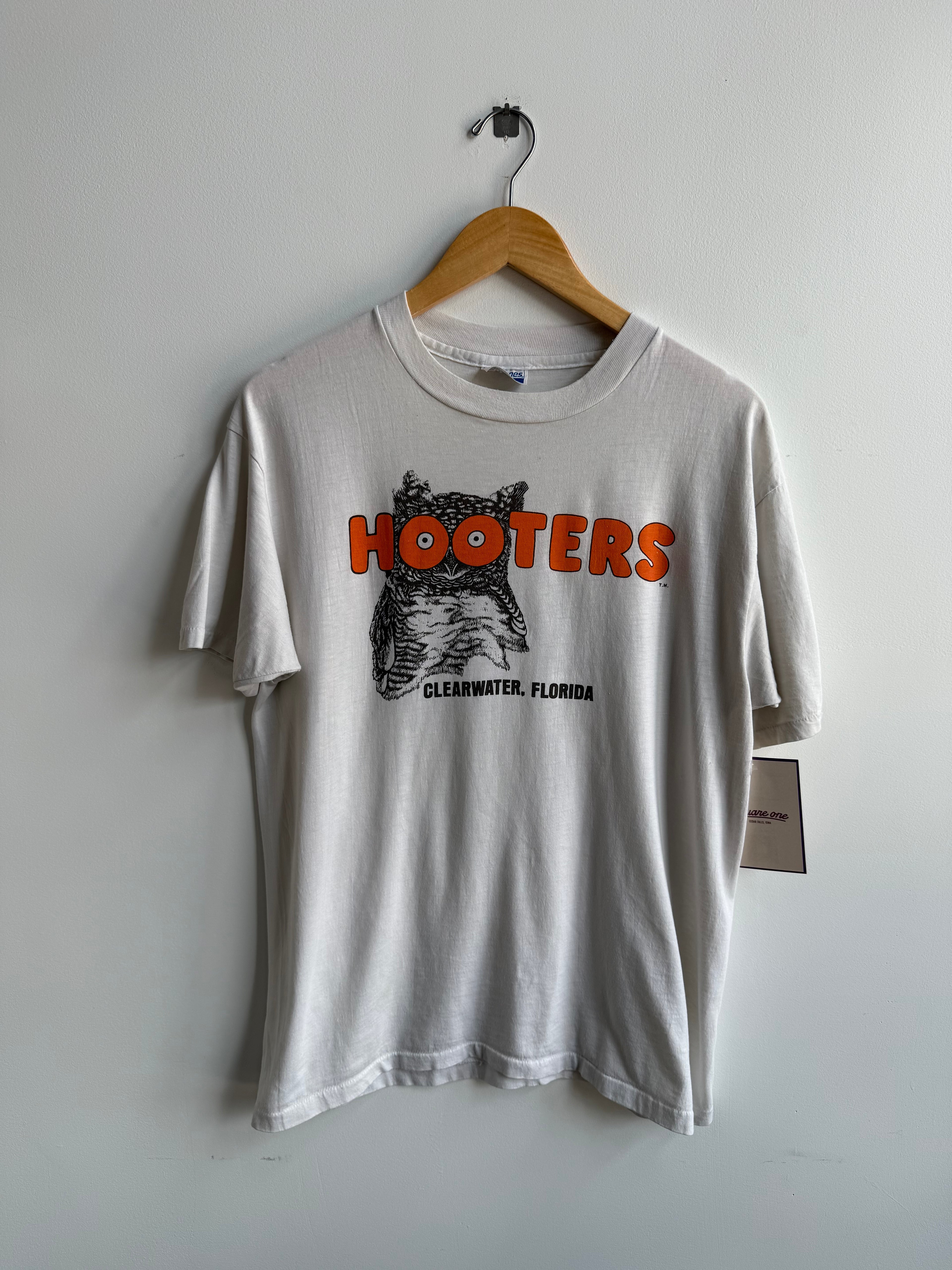 (XL) Hooters Clearwater Tee
