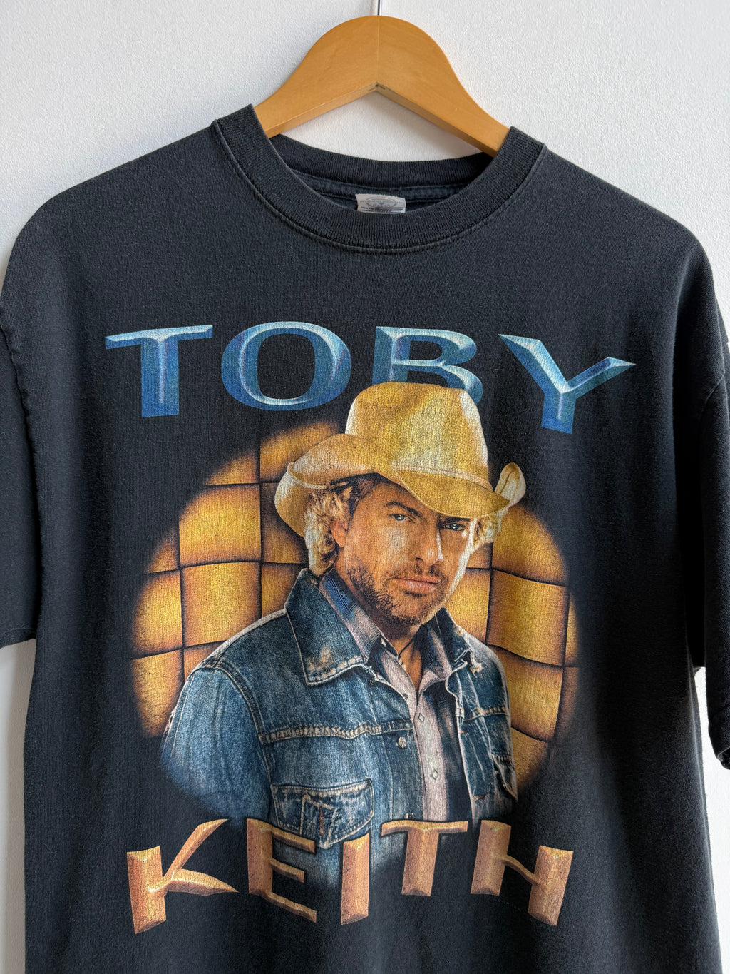 (L) Toby Keith Tee