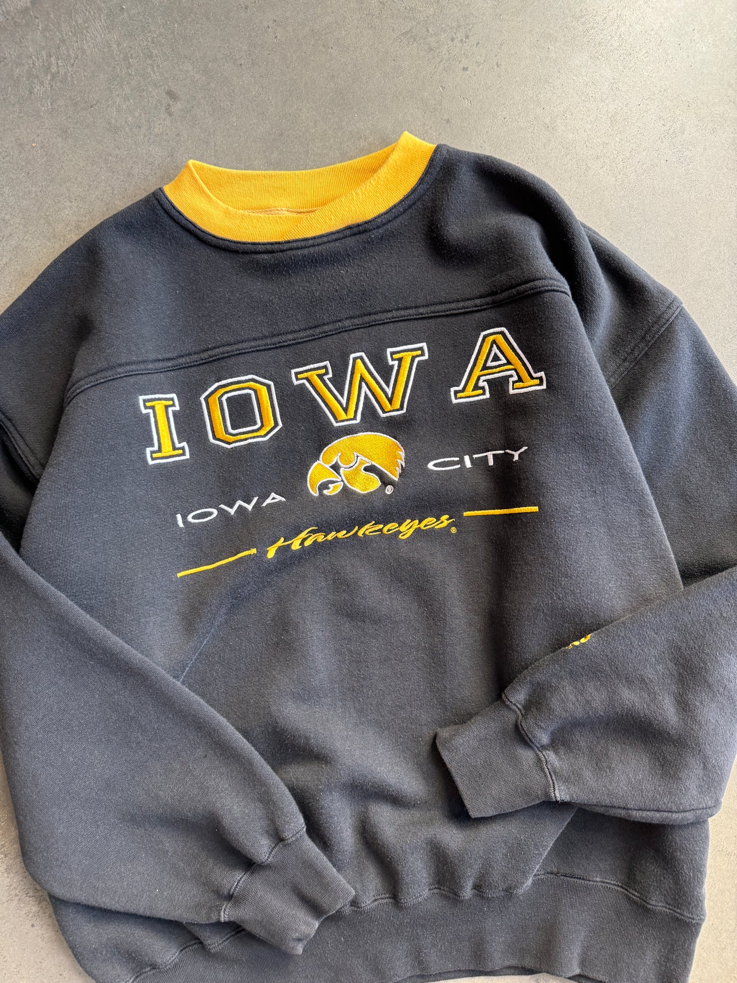 (L) Iowa Hawkeyes Lee Sport Crew