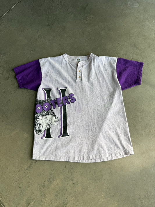 (XL) Hooters Henley Tee