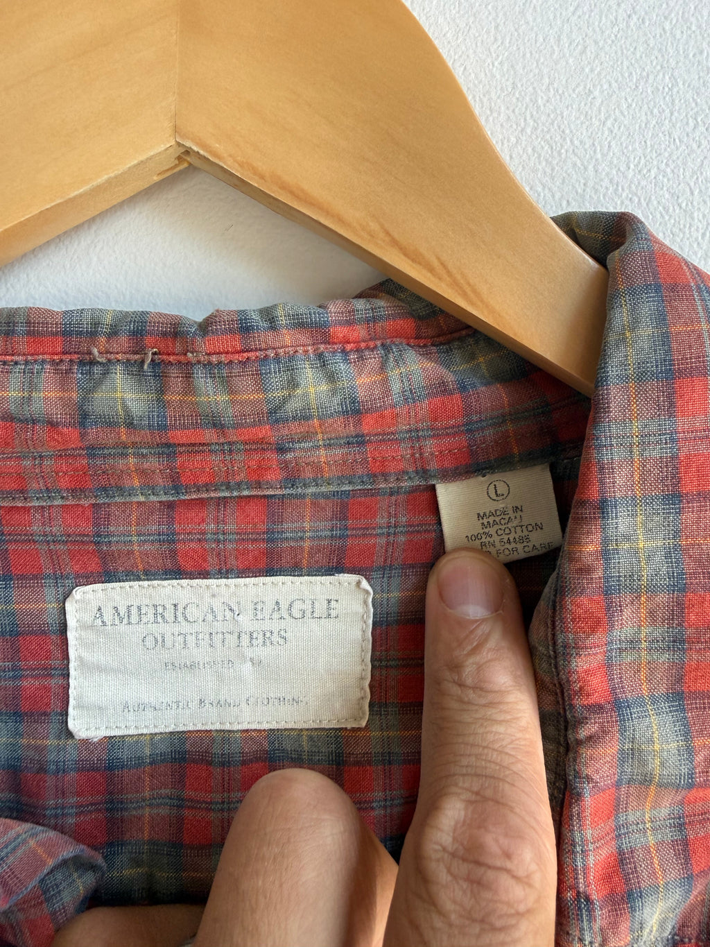 (L) American Eagle Button Up