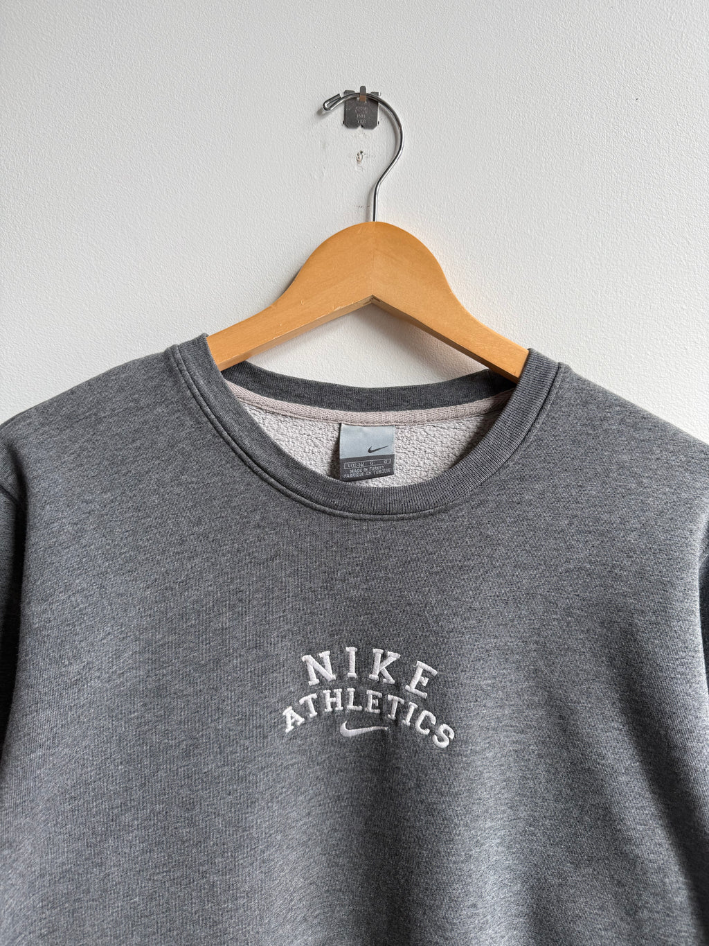 (S) Nike Athletics Crew