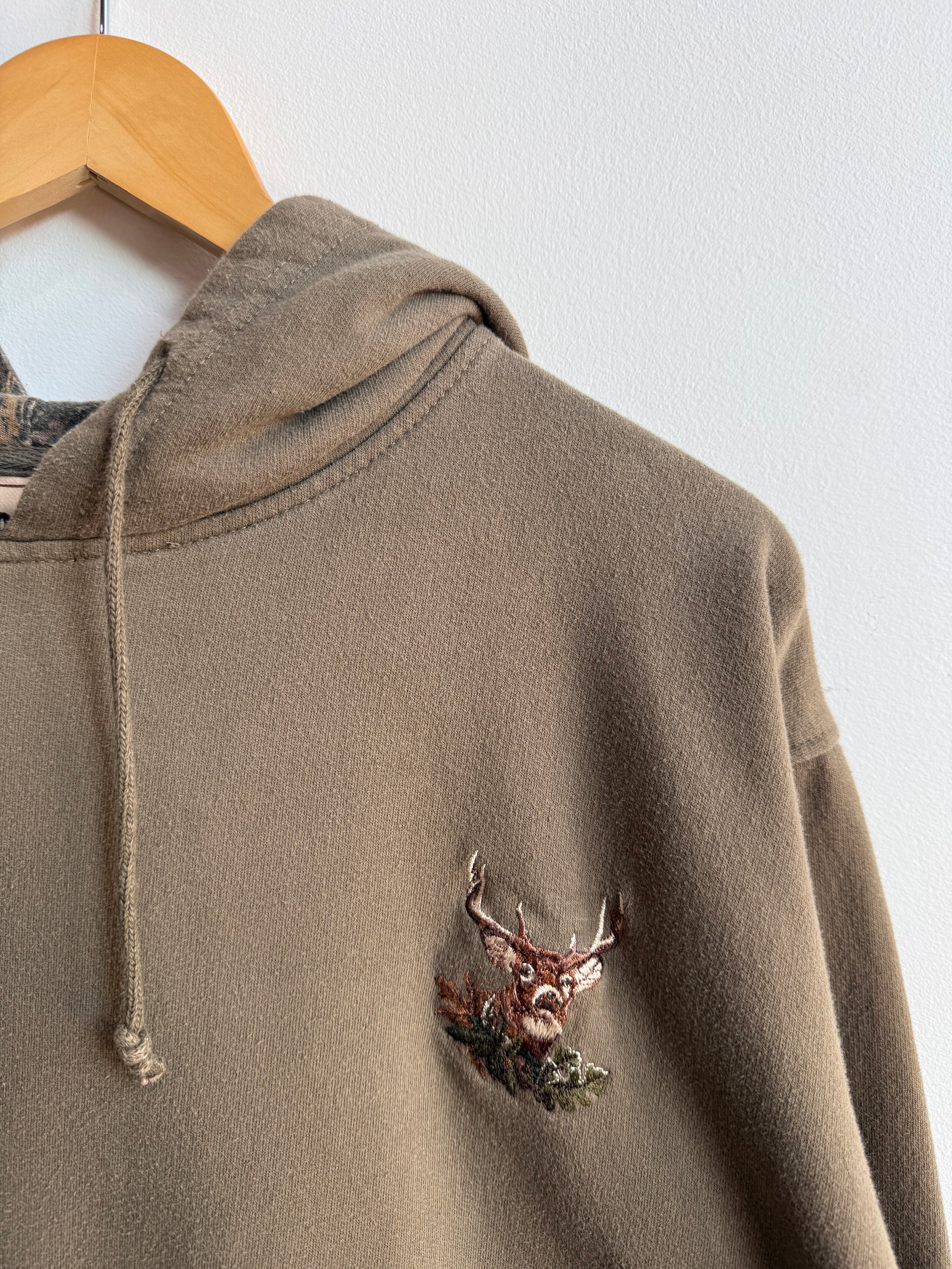 (L) Embroidered Deer Hoodie