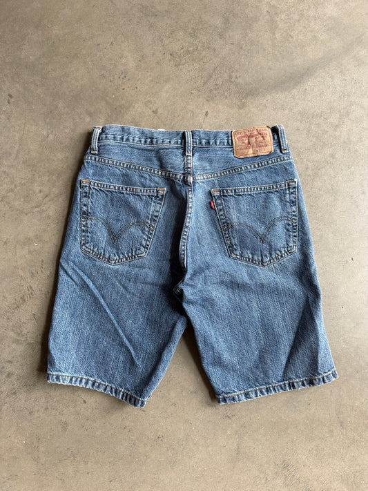 (30) Levi’s 505 Shorts