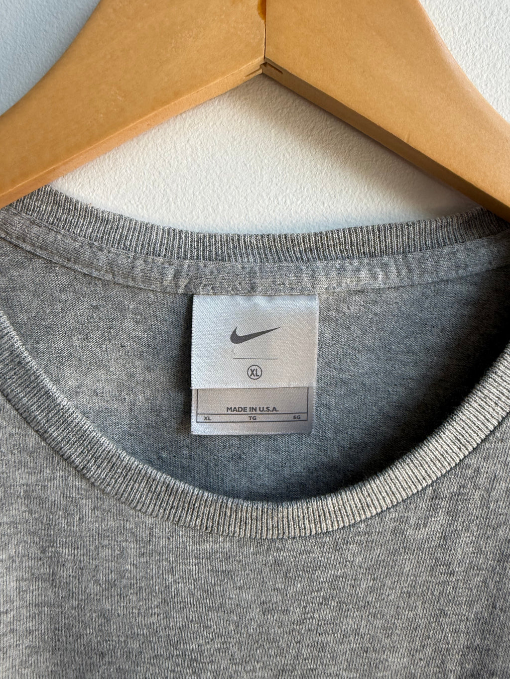 (L) Nike Tee
