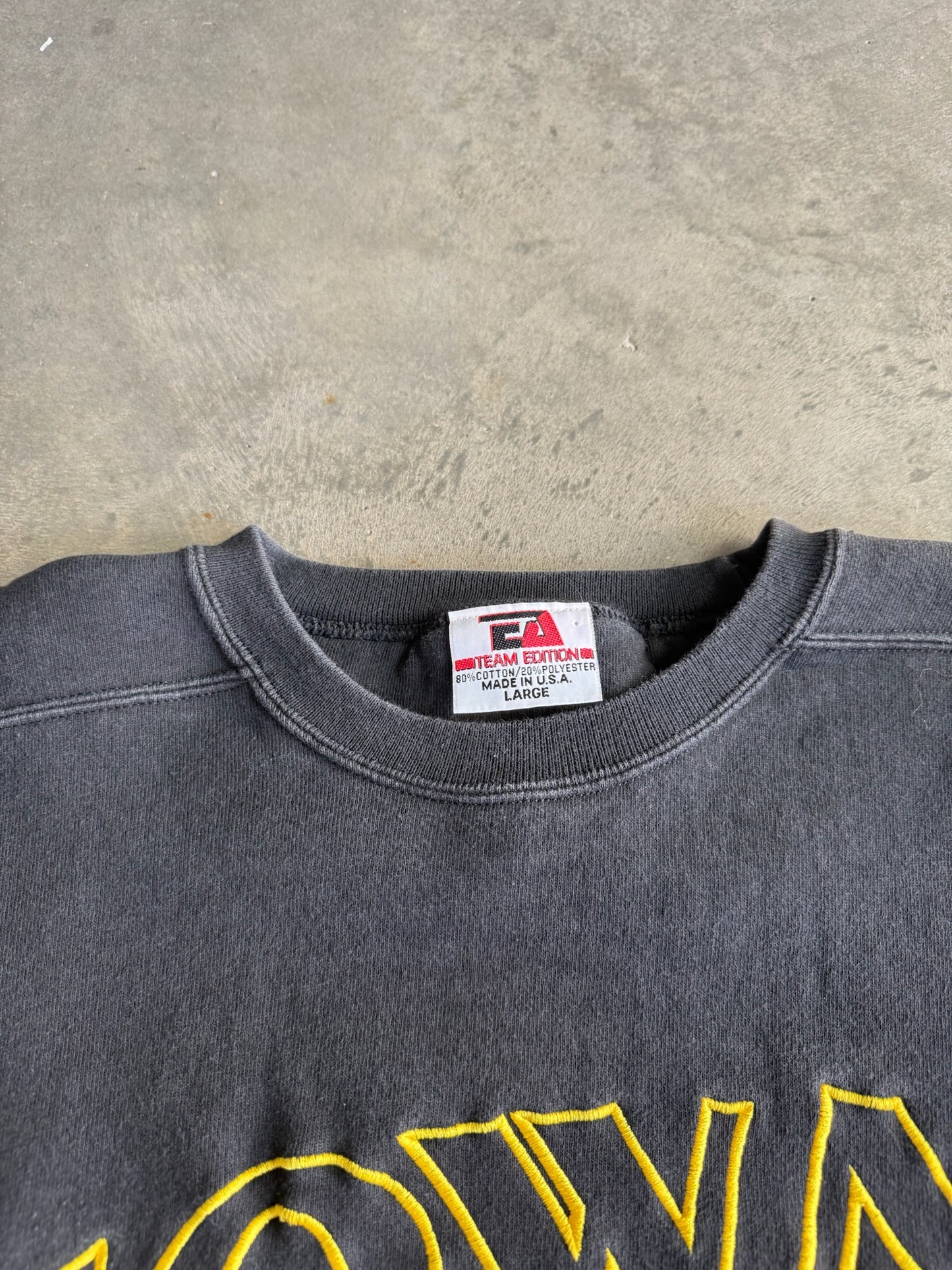 (L) Iowa Hawkeyes Crew