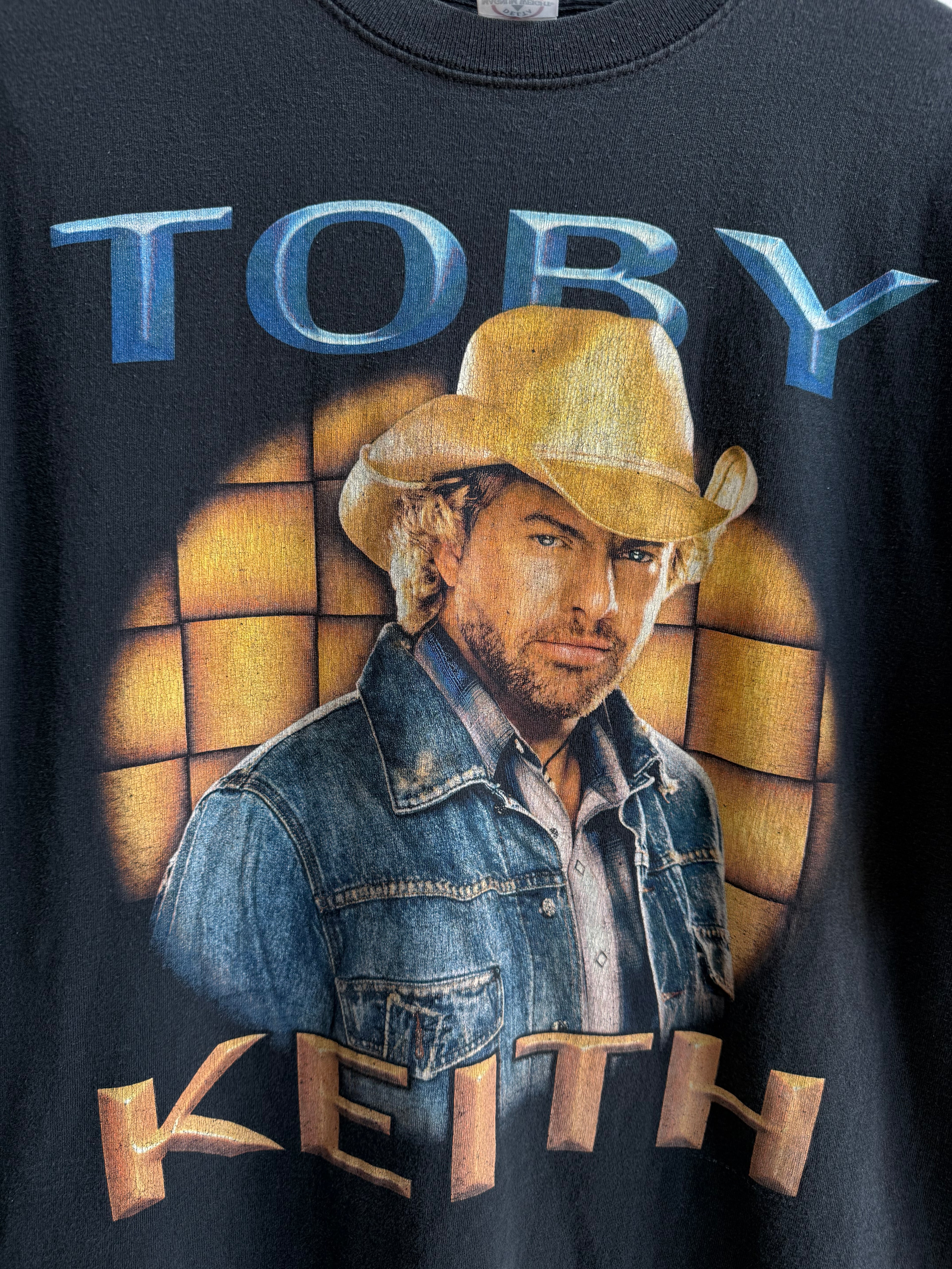 (L) Toby Keith Tee