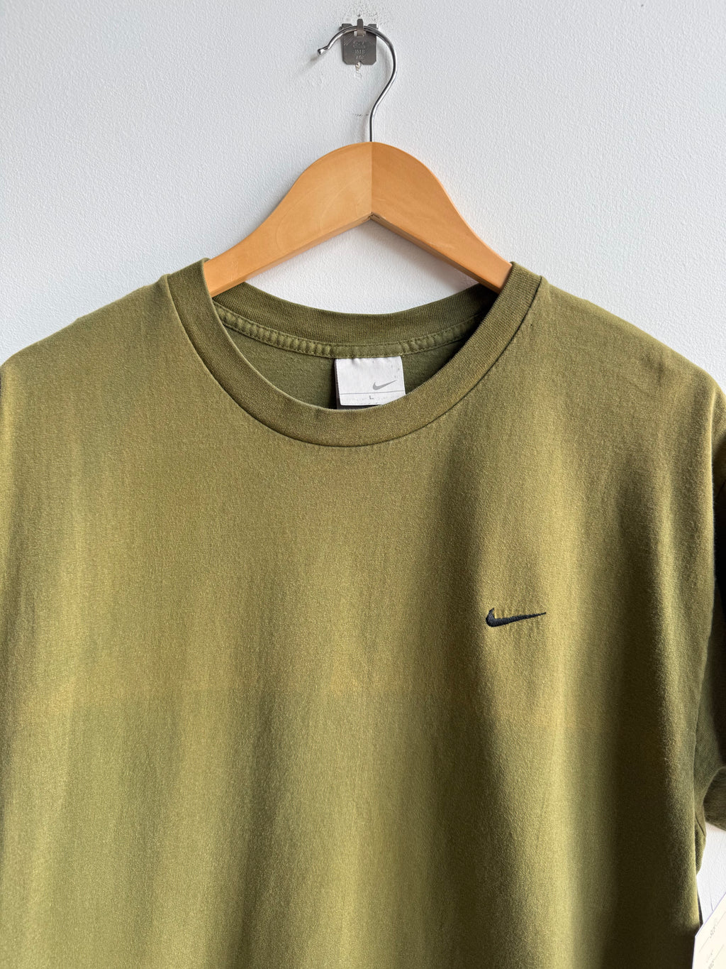 (L) Nike Tee
