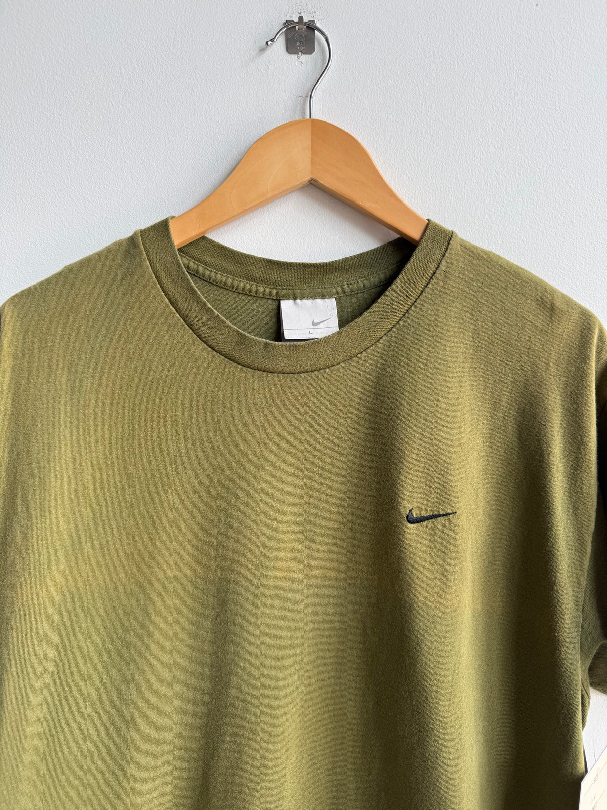(L) Nike Tee