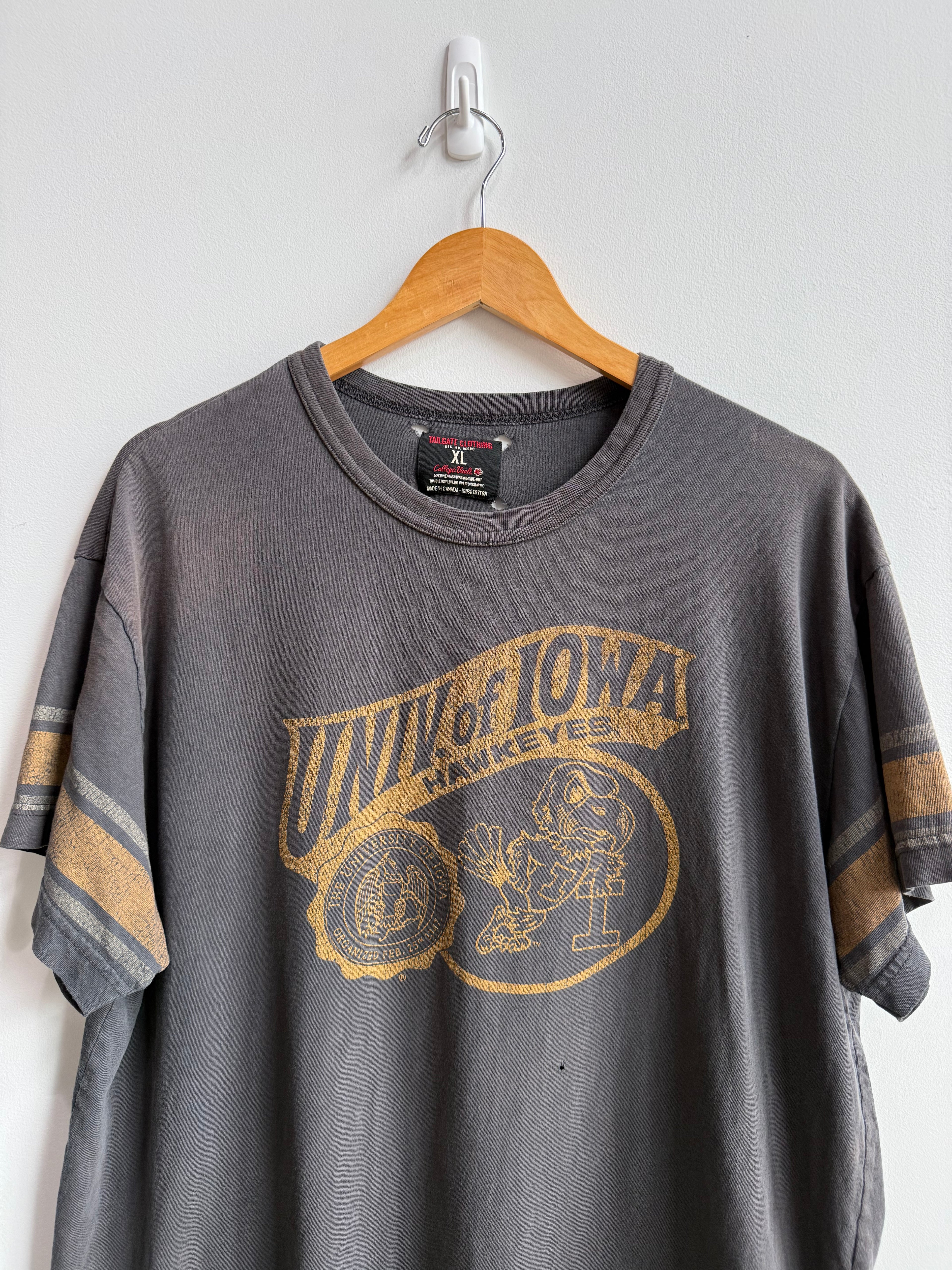 (XL) Iowa Hawkeyes Tailgate Tee