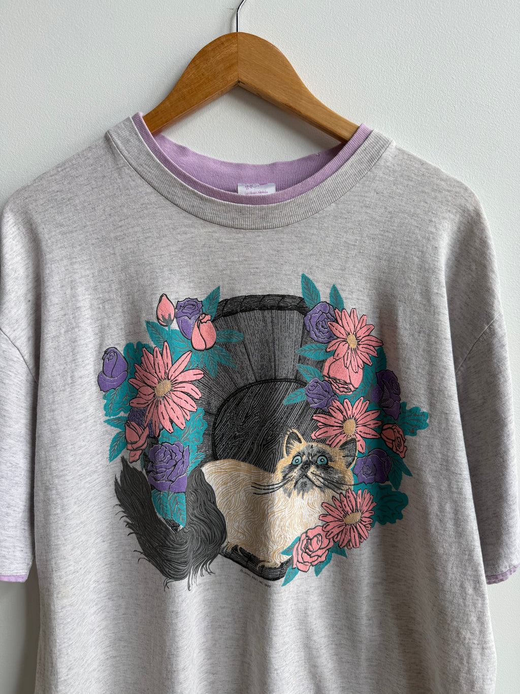 (XL) Cats and Flower Tee