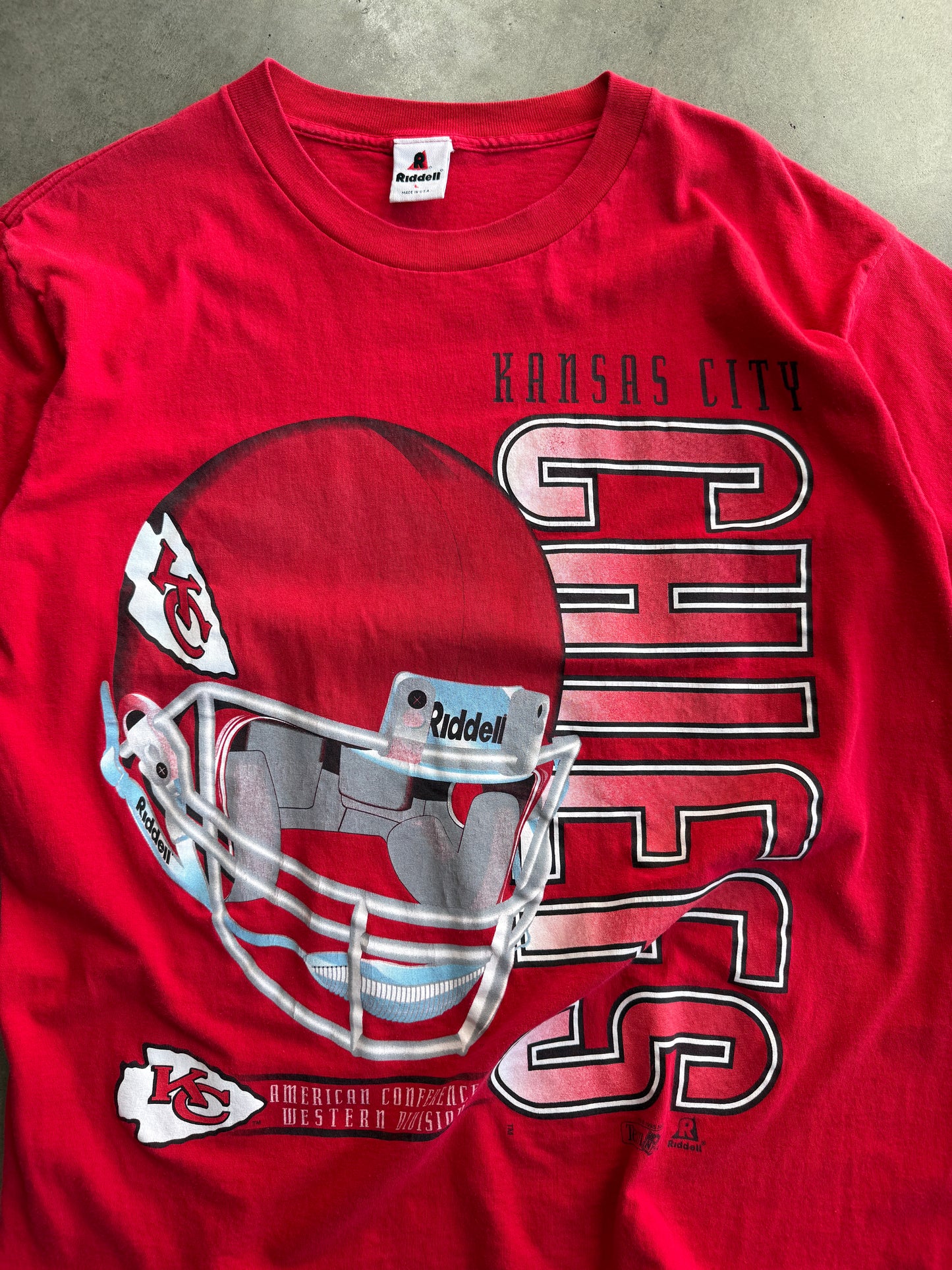 (L) Kansas City Chiefs Helmet Tee