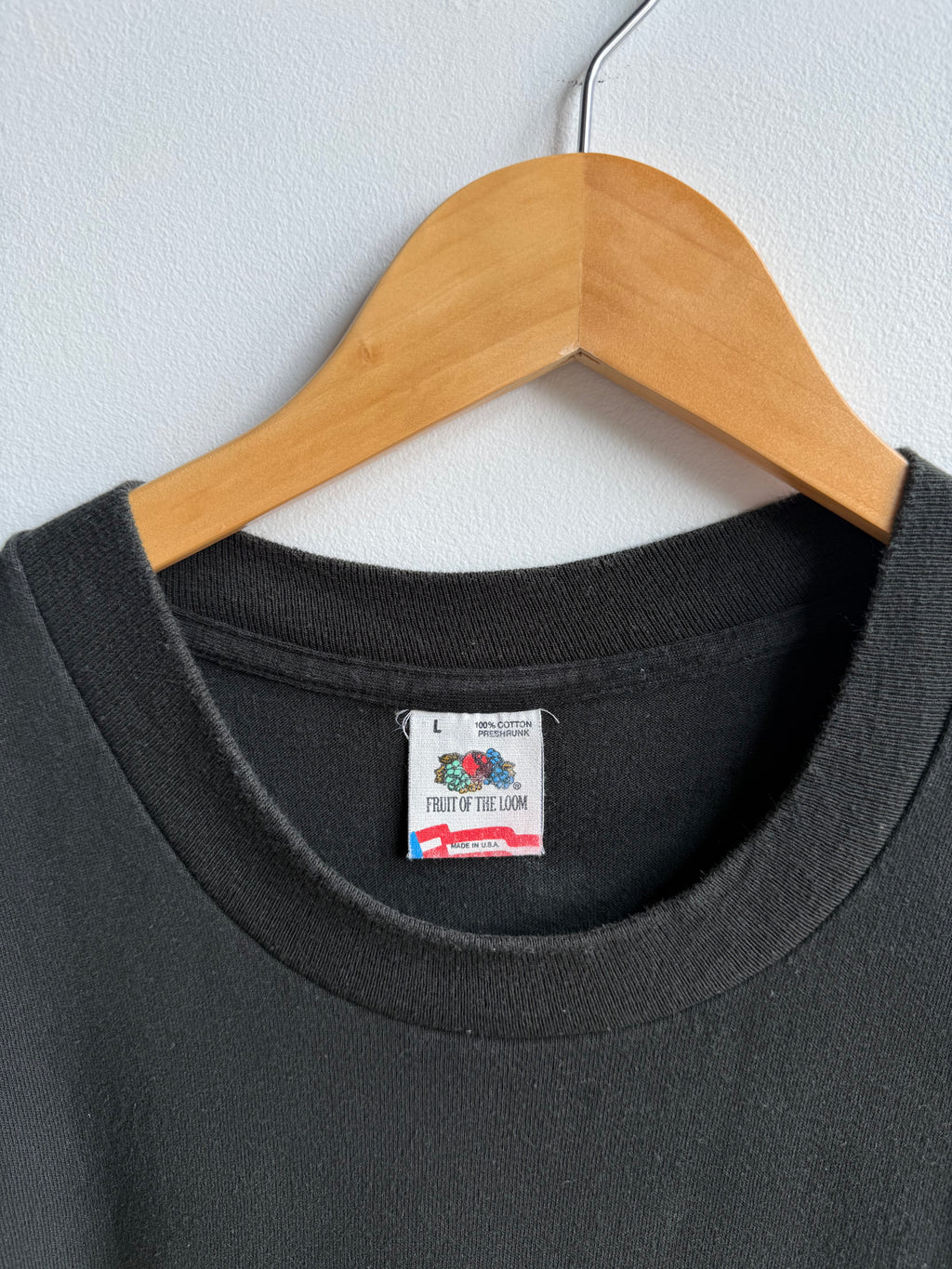 (L) Iowa Hawkeyes Crest Tee