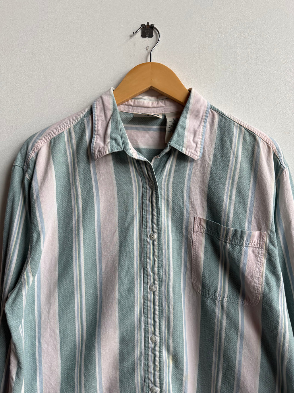 (L) Northern Reflections Button Up