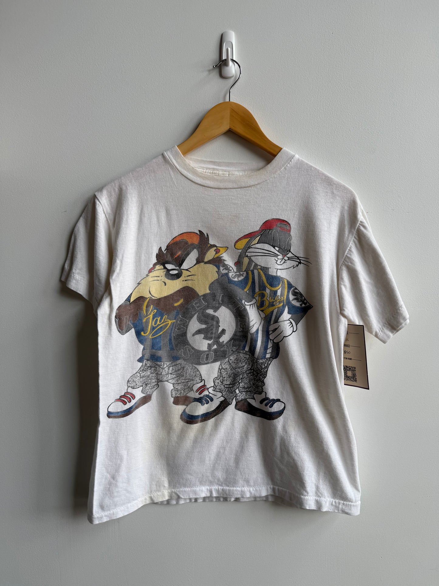 (M) Chicago White Sox Looney Tunes Tee