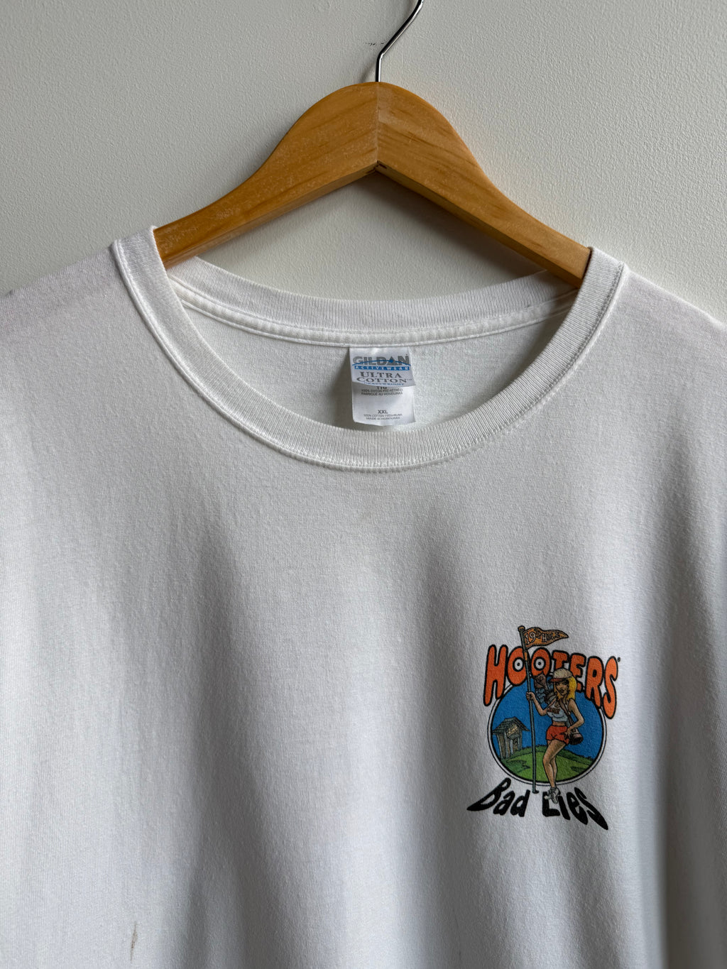 (XXL) Hooters Bad Lies Tee
