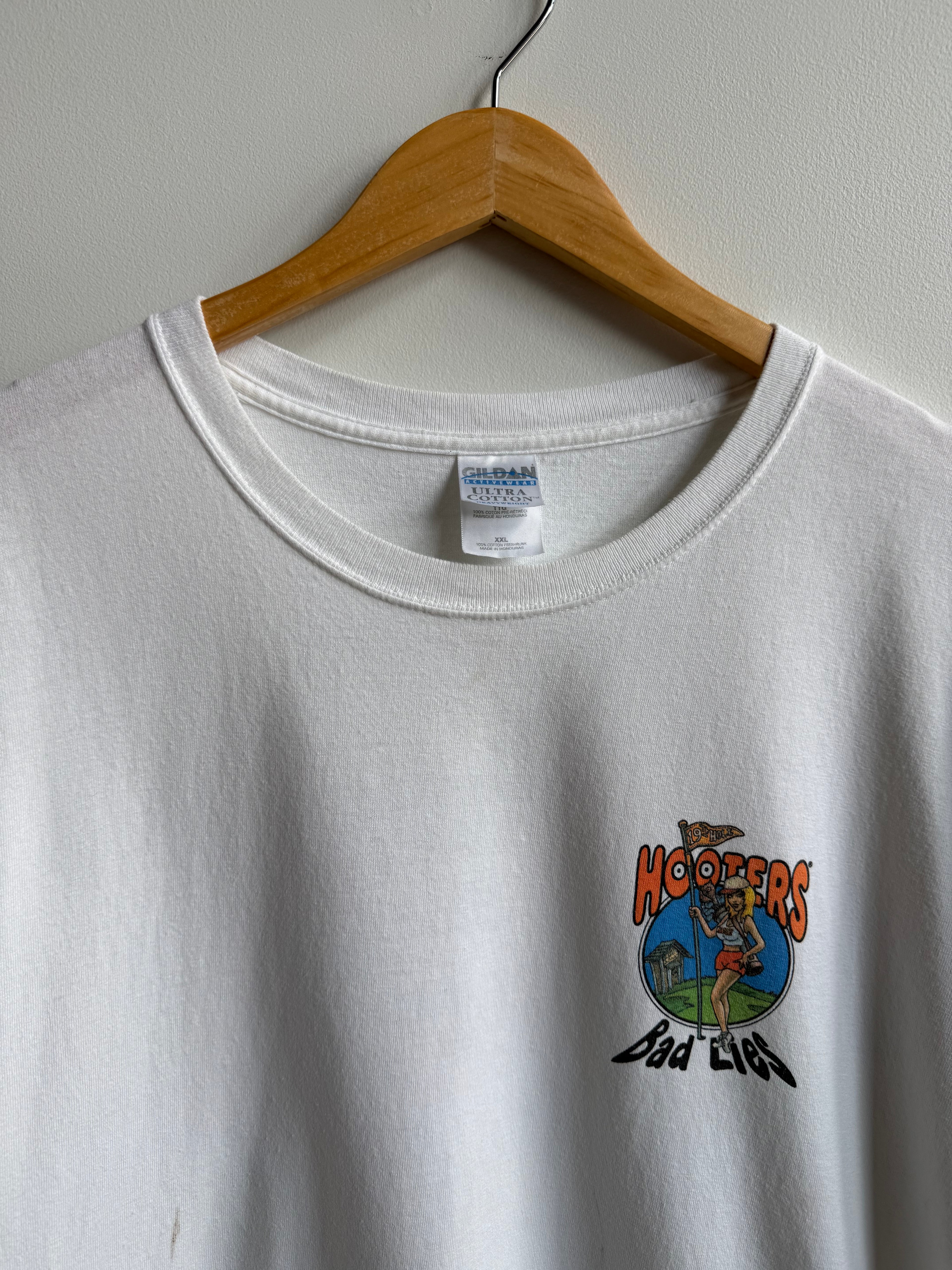 (XXL) Hooters Bad Lies Tee