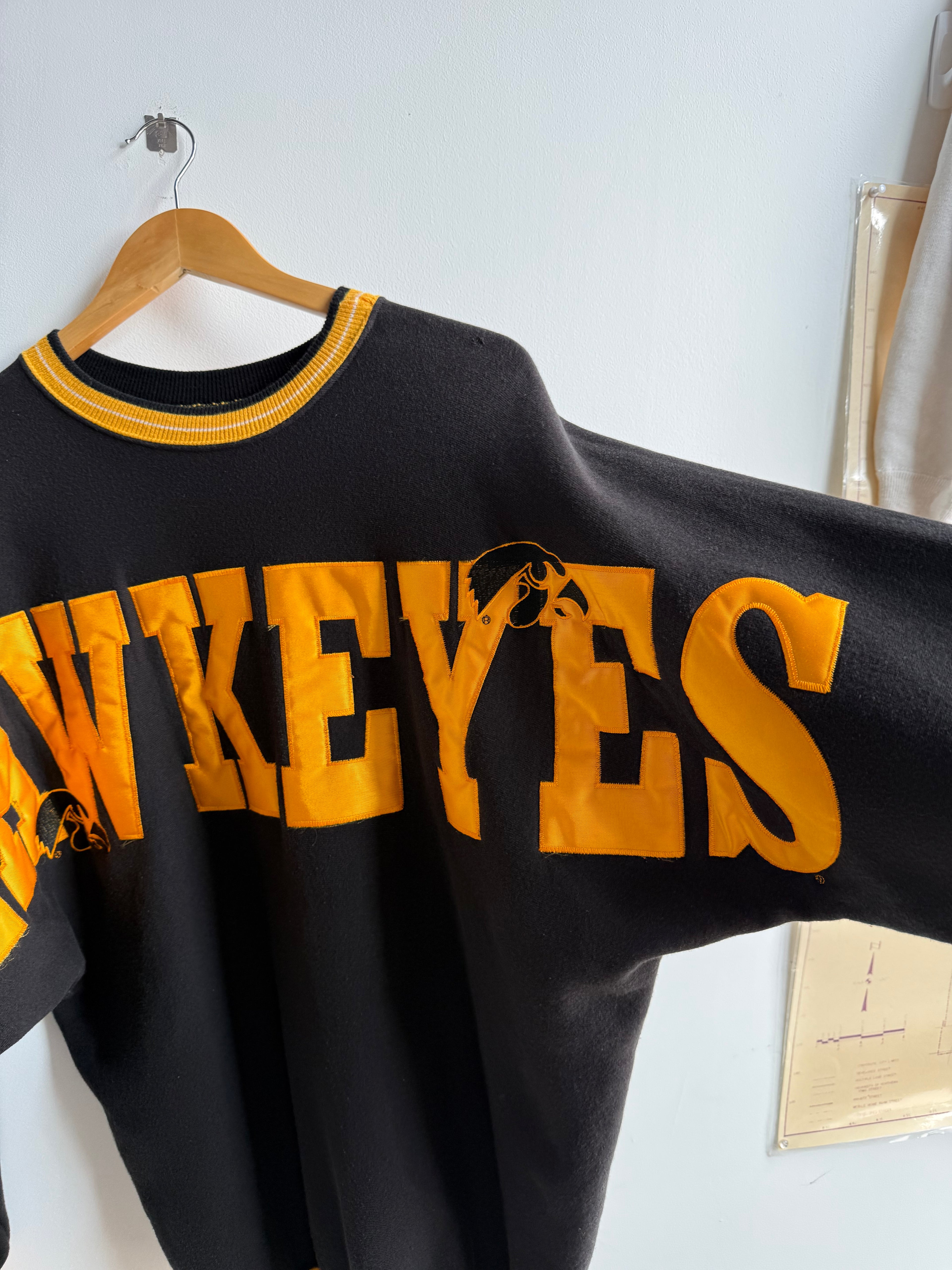 (XL) Iowa Hawkeyes Spellout Crew