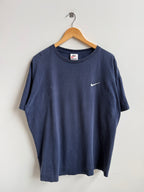 (L) Nike Mini Swoosh Tee