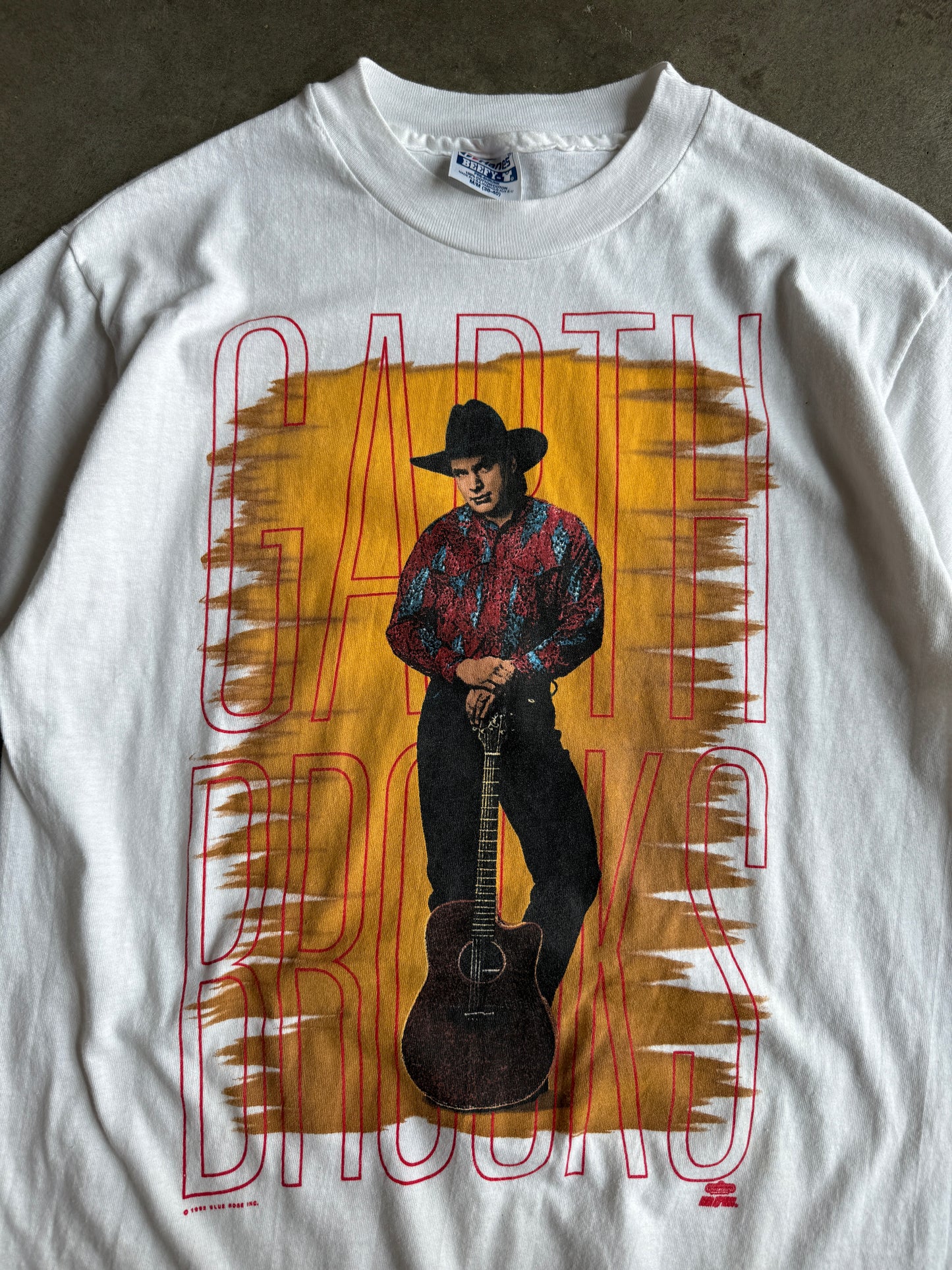 (L) Garth Brooks Tee