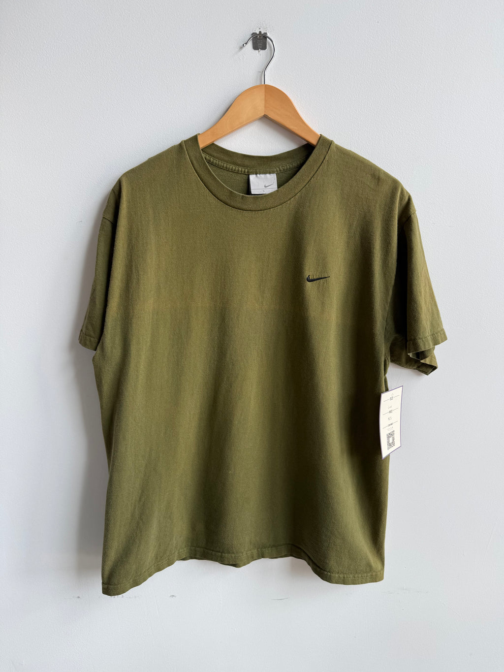 (L) Nike Tee