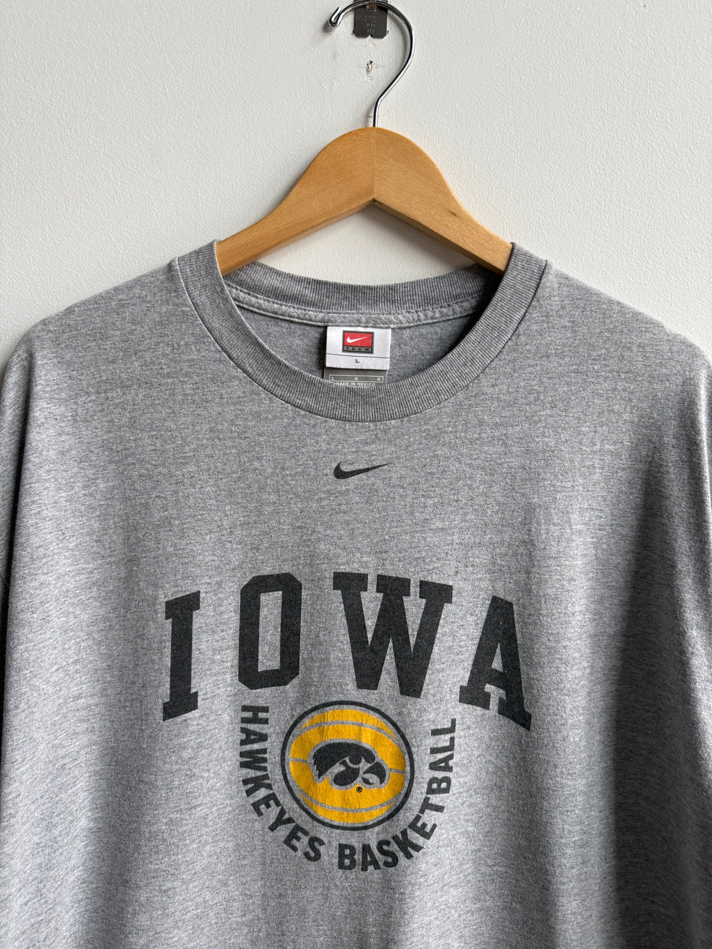 (L) Iowa Hawkeyes Nike Tee